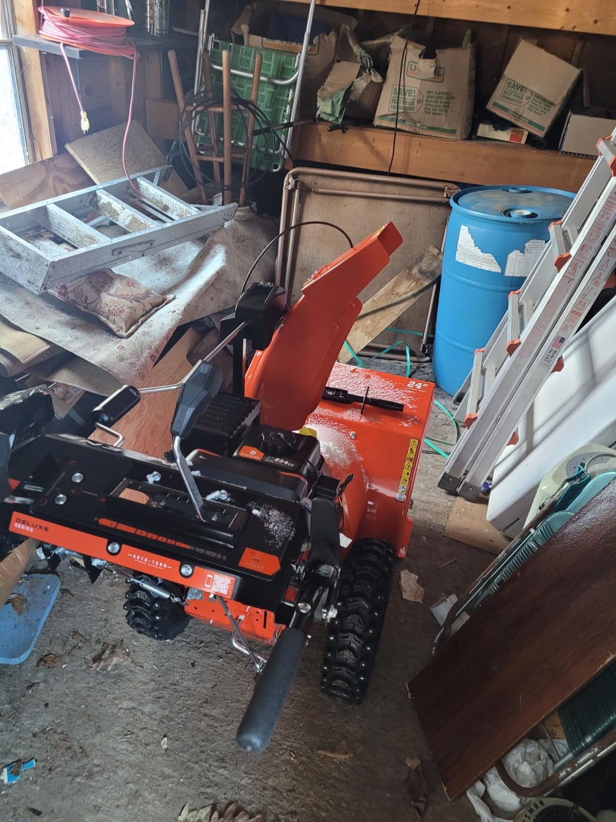 Ariens 921045 Deluxe 24 in Snow Blower 254cc AX OHV Electric Start Engine customer photo 2