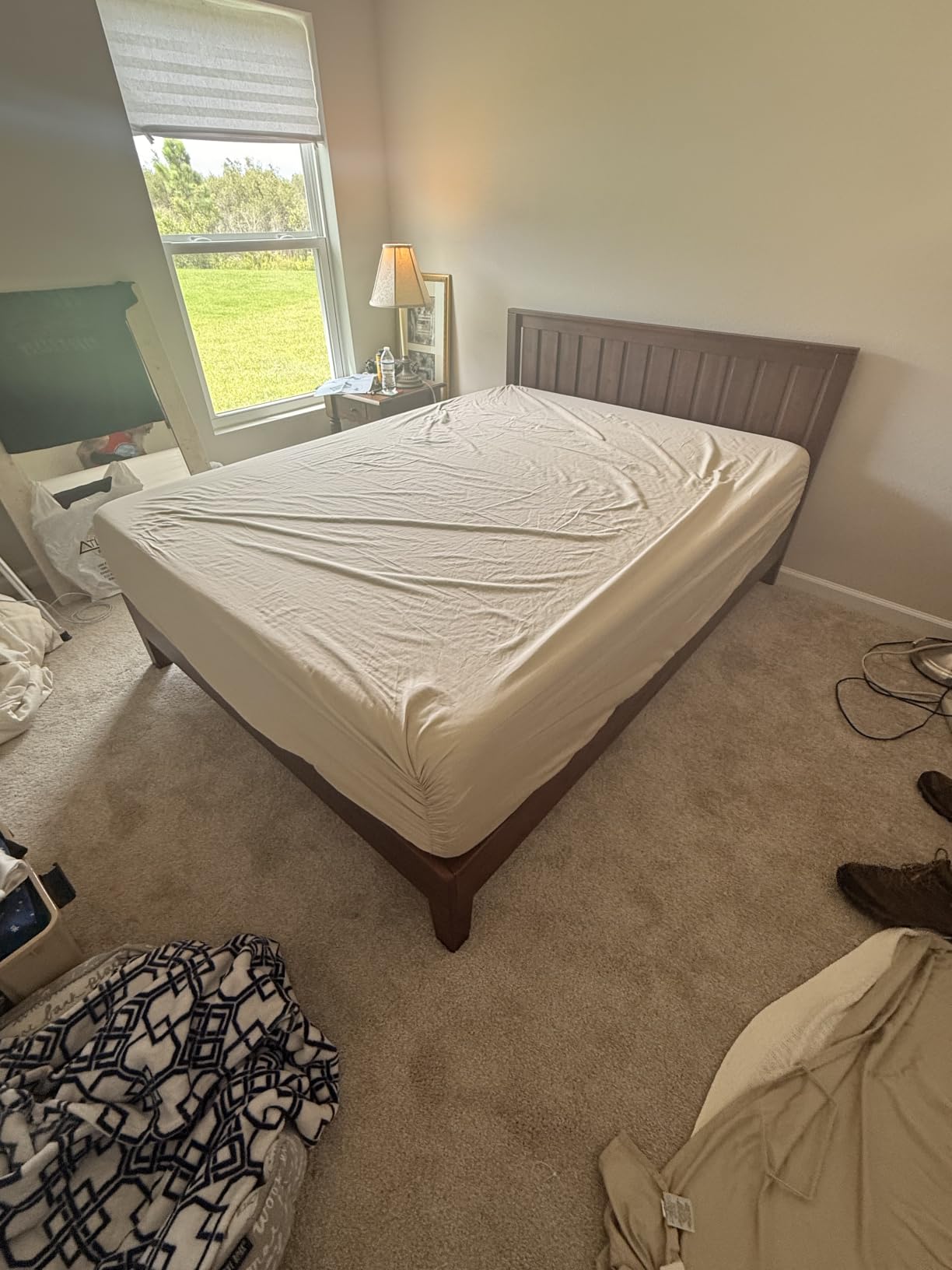 Zinus Vivek Deluxe Wood Platform Bed Frame with Headboard, Wood Slat Support, No Box Spring Needed, Easy Assembly, King customer photo 2