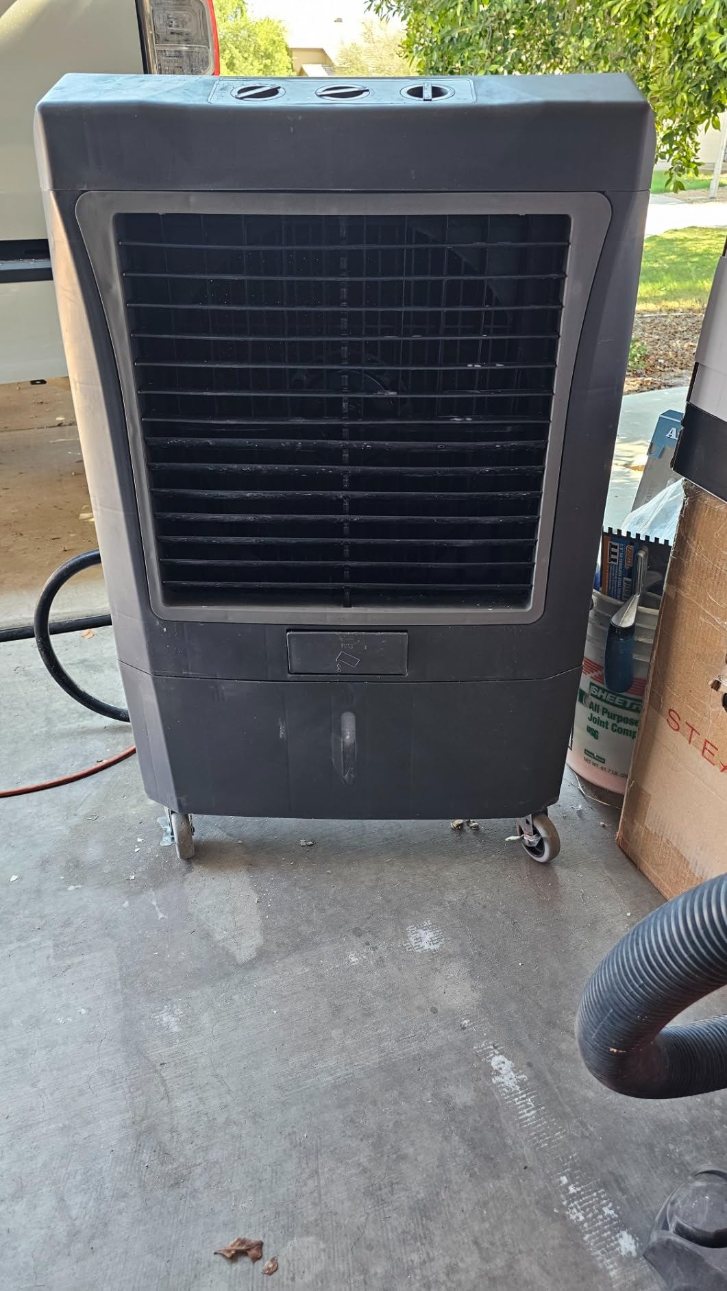 Hessaire MC37V Mobile Evaporative Cooler, 3100 CFM customer photo 1