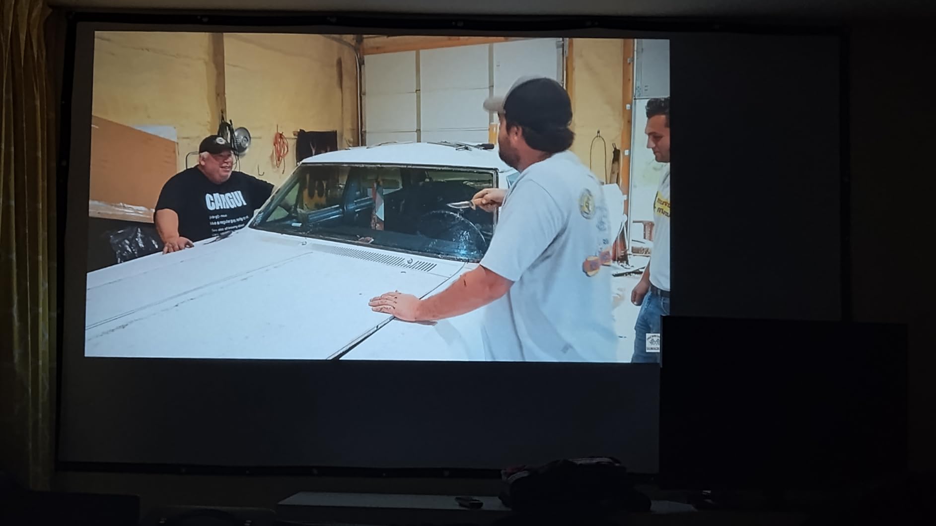 Mdbebbron 120 inch Projector Screen 16:9 Foldable Anti-Crease Portable Projector Movies Screens for Home Theater Outdoor Indoor Support Double Sided Projection customer photo 2