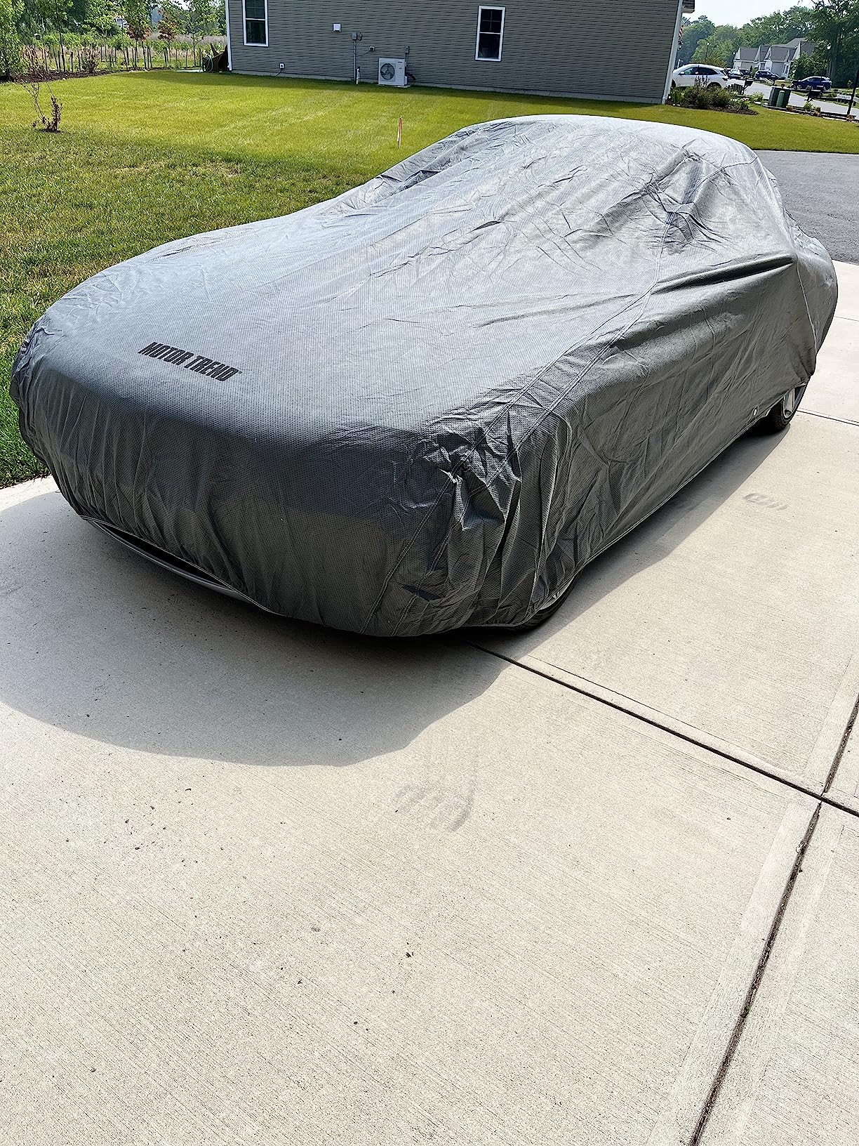 Motor Trend Breathable Lightweight Car Cover, Anti-Moisture Build-Up Water-Resistant Scratch-Resistant Travel-Friendly, Universal Fit for Cars SUVs Trucks Vans All-Weather Outdoor/Indoor, (XL) 210