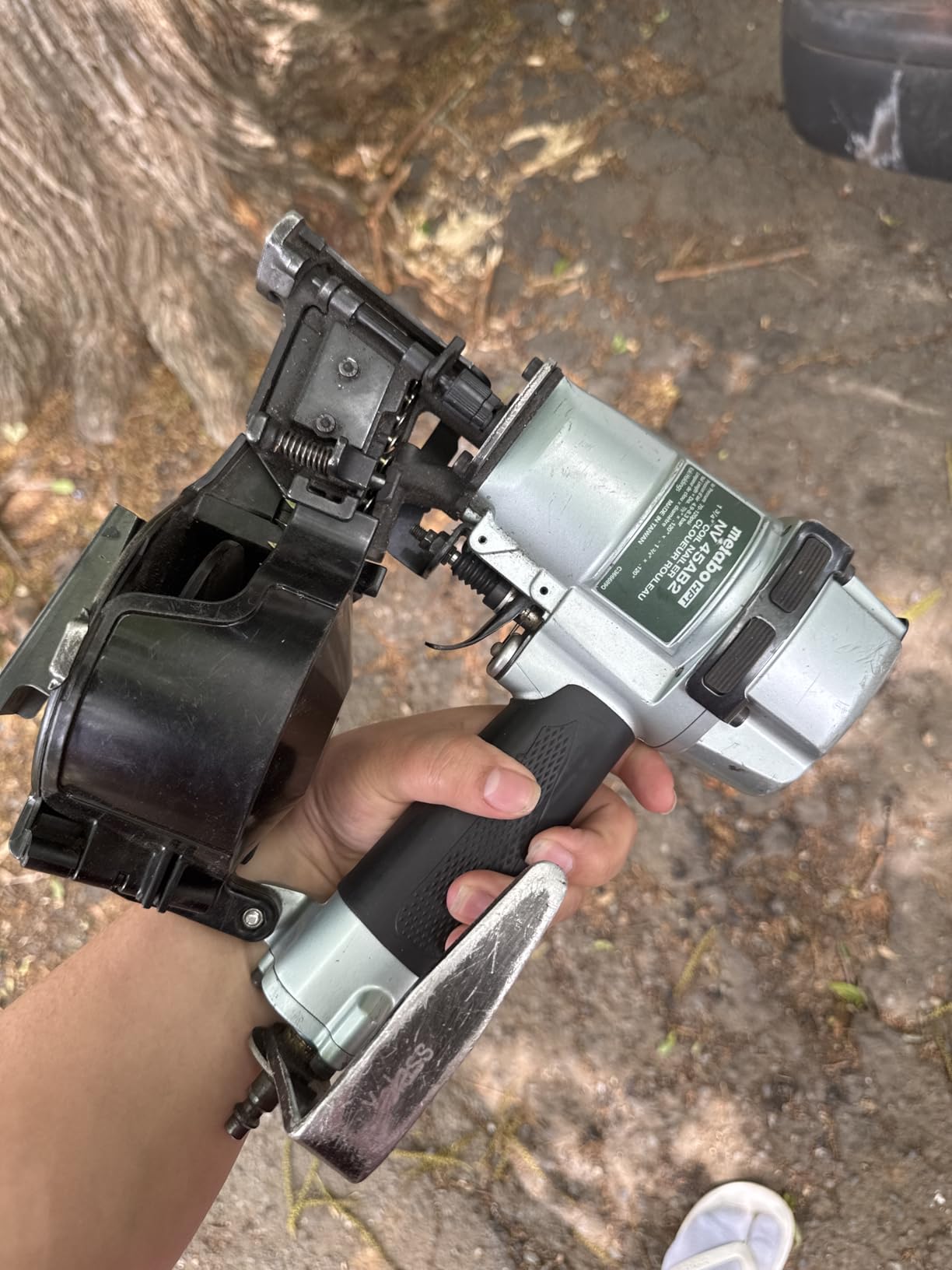 Metabo HPT Pneumatic Roofing Nailer, 16 Degree Asphalt Shingles, NV45AB2 | Drives Nails 7/8 to 1-3/4 in, Coil Nail Magazine, Pro-Grade Power Tool for Fast Shingle Fastening Tasks customer photo 1