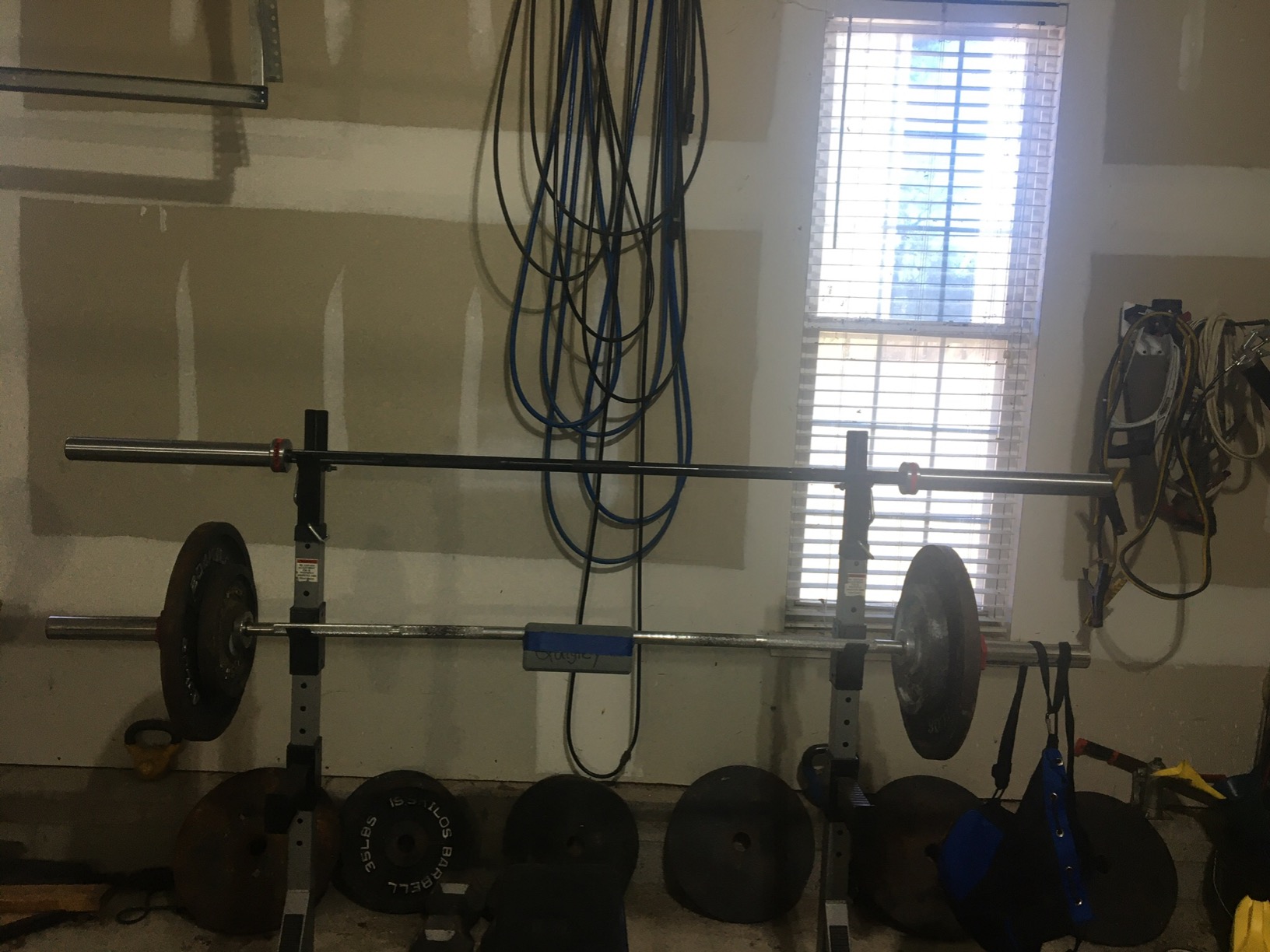 Crowbar Olympic Barbell, 20kg Training Bar, 28mm Shaft, Center Knurl, Built for Strength Training and Olympic Lifts customer photo 1