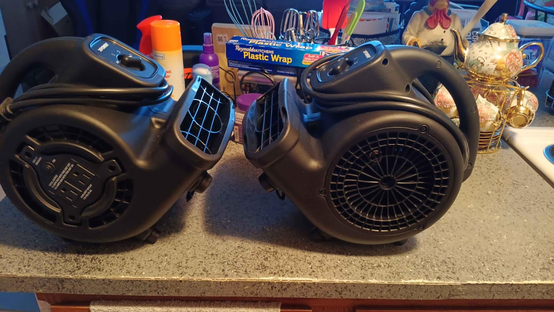 XPOWER P-80A Mini Mighty 138 W 600 CFM Centrifugal Air Mover, Carpet Dryer, Floor Fan, Blower, Stackable, Daisy Chain, for Water Damage Restoration, Janitorial, Plumbing, Home Use, Black customer photo 1