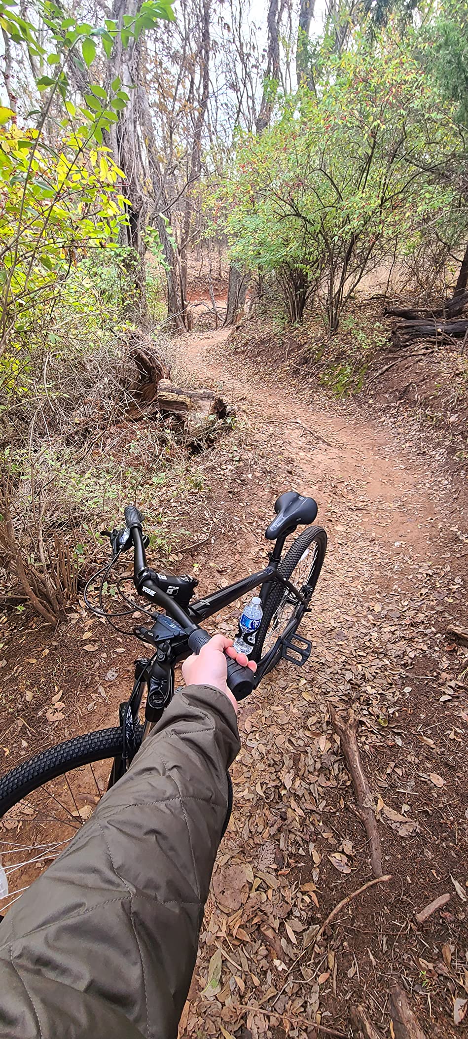 Mongoose Switchback Comp Expert Sport Trail Mountain Bike, 27.5-Inch Wheels, Disc Brakes, Aluminum Frame, Hardtail customer photo 2