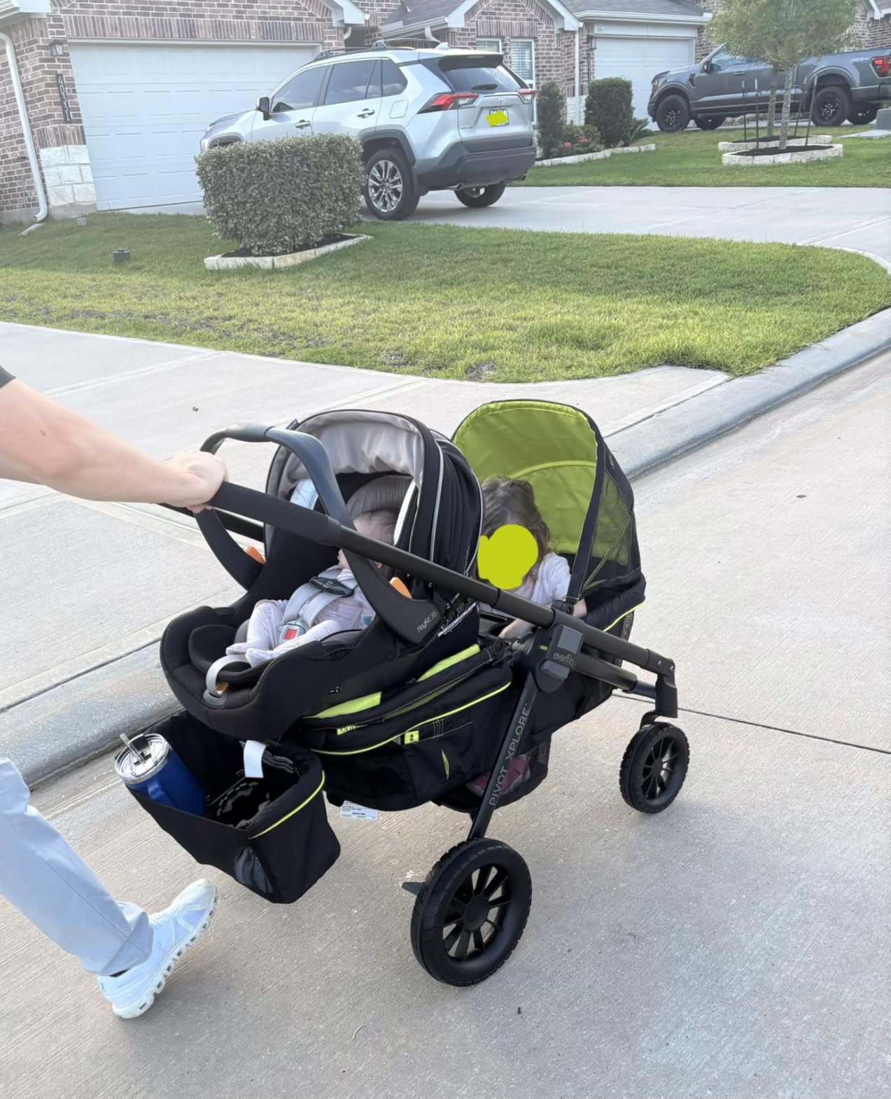 Evenflo Pivot Xplore All-Terrain Stroller Wagon (Adventurer Gray) customer photo 1