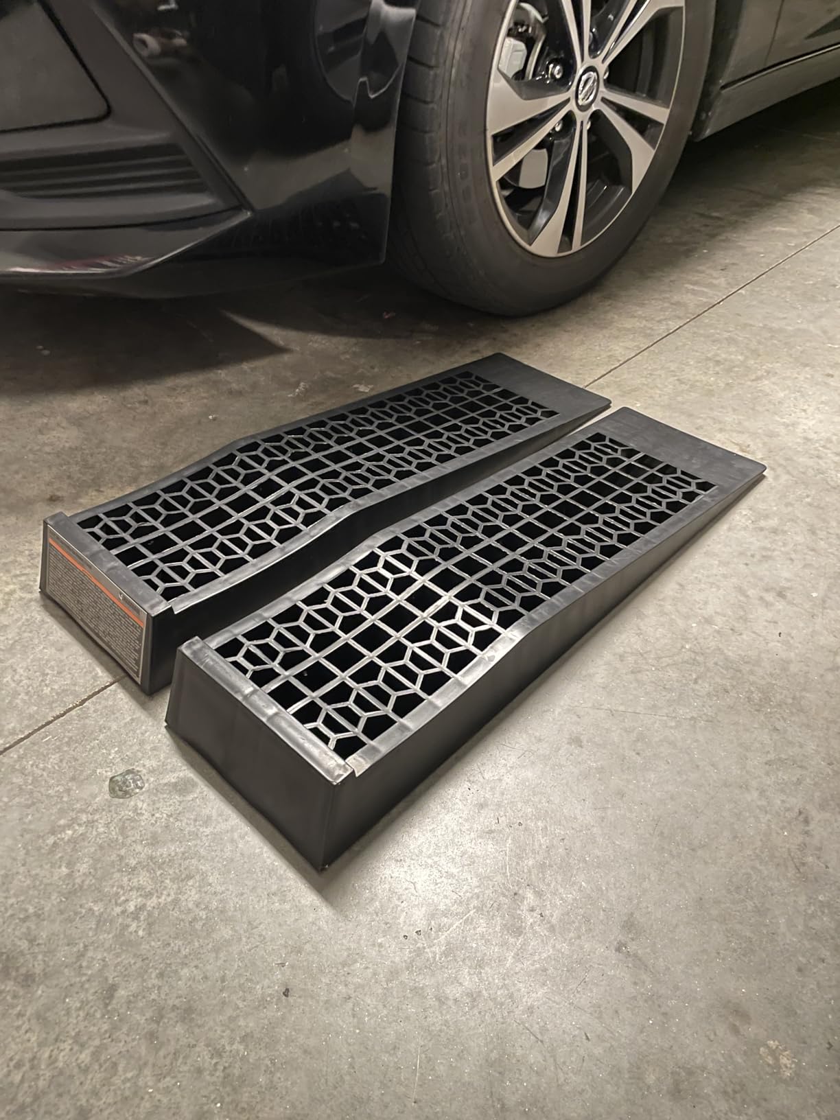 MaxxHaul 50516 4,400 lb. Capacity Low Profile Car Ramps, 2-Count, Black (Pack of 1) customer photo 1