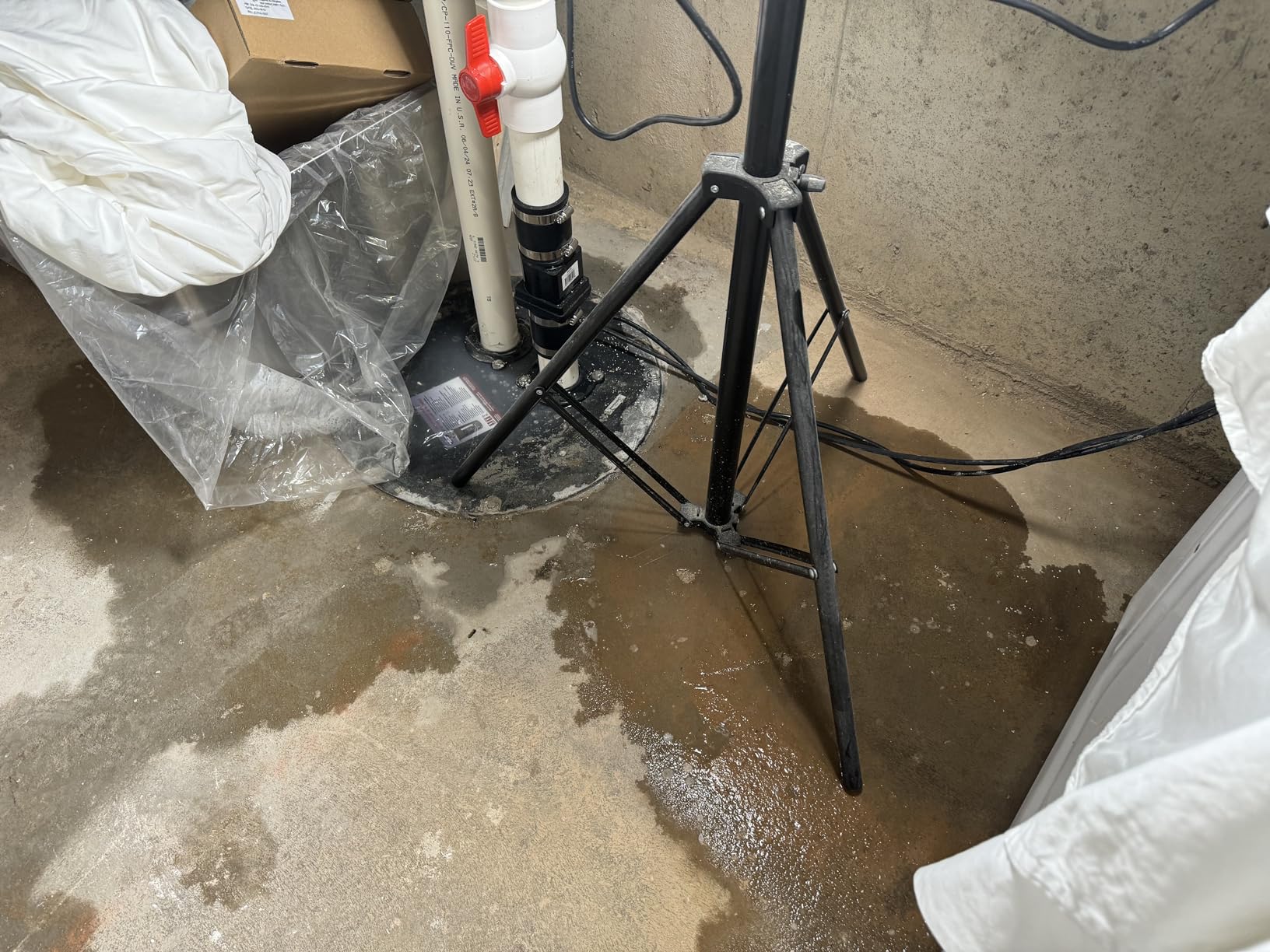 Superior Pump 93015-U Cast Iron Tethered Float Switch Sewage Pump with Basin Kit, 1/2 HP customer photo 2