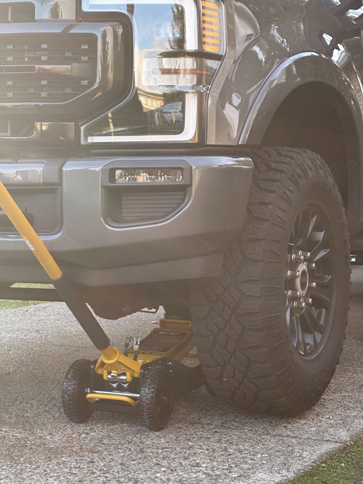 Cat 3 Ton Big Wheel Off Road Hybrid Jack, Vehicle Lift for Trucks, SUVs, ATFs Offroad Vehicles - 240330 customer photo 2