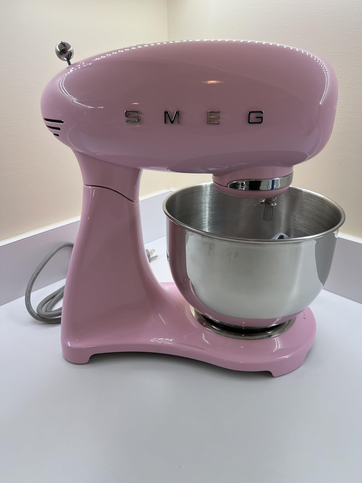 SMEG SMF03 Stand Mixer - 5 Qt Tilt-Head Mixer with Stainless Steel Bowl, 10 Speeds, Retro 50s Vintage Style - Black customer photo 1