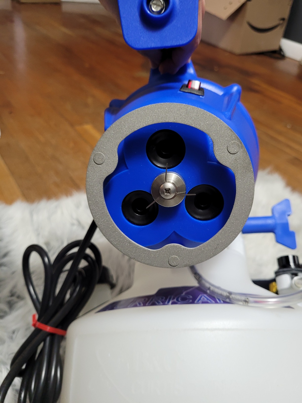 Hurricane ES Electrostatic Corded ULV Hand Carry 1-Gallon Fogger Adjustable Particle Size 10-50 Microns customer photo 2