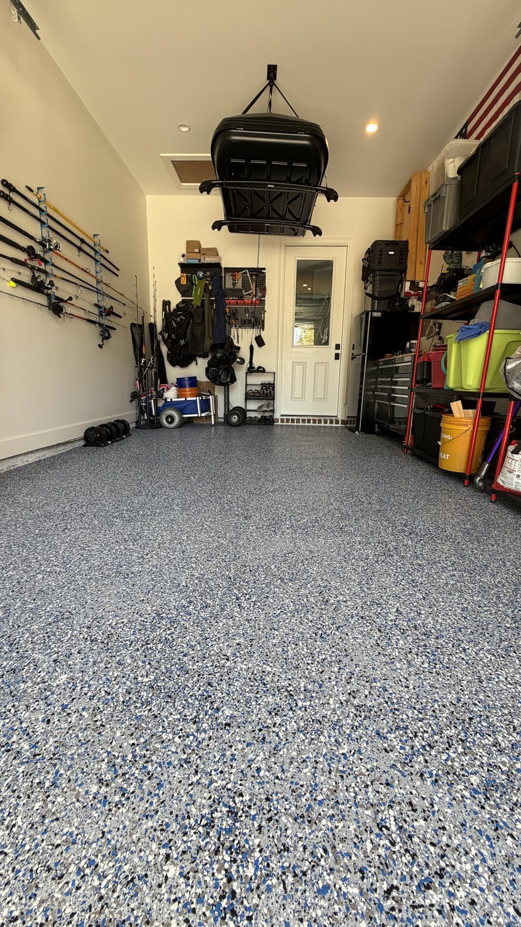 Rust-Oleum 365186 EPOXYSHIELD Garage Floor Coating Kit, 2.5 Car, Gloss Dark Gray customer photo 1