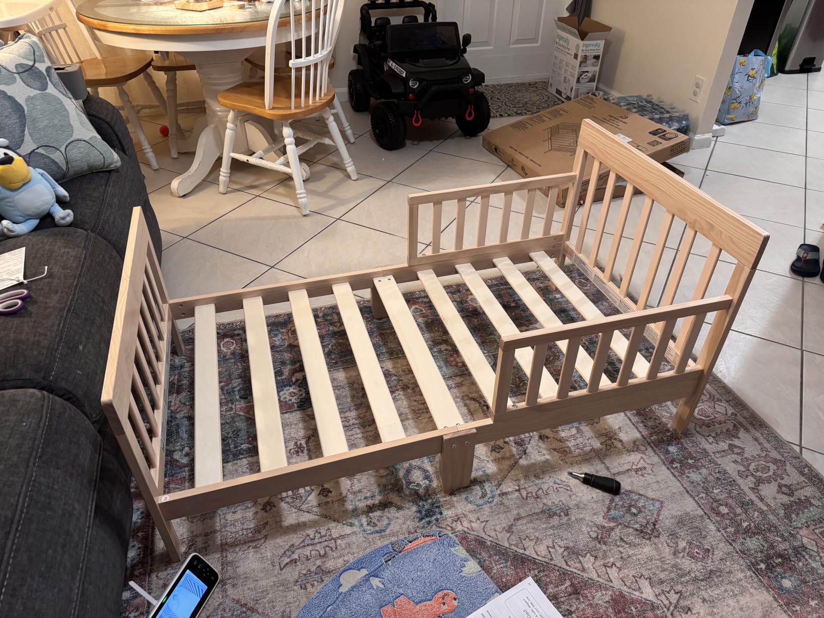 Dream On Me Finn Toddler Bed, Low Floor Wooden Bed, Side Safety Bed Rails, GREENGUARD Gold & BSA Certified, Non-Toxic Paint Finish, New Zealand Pinewood, up to 50 lbs - Vintage White Oak customer photo 1