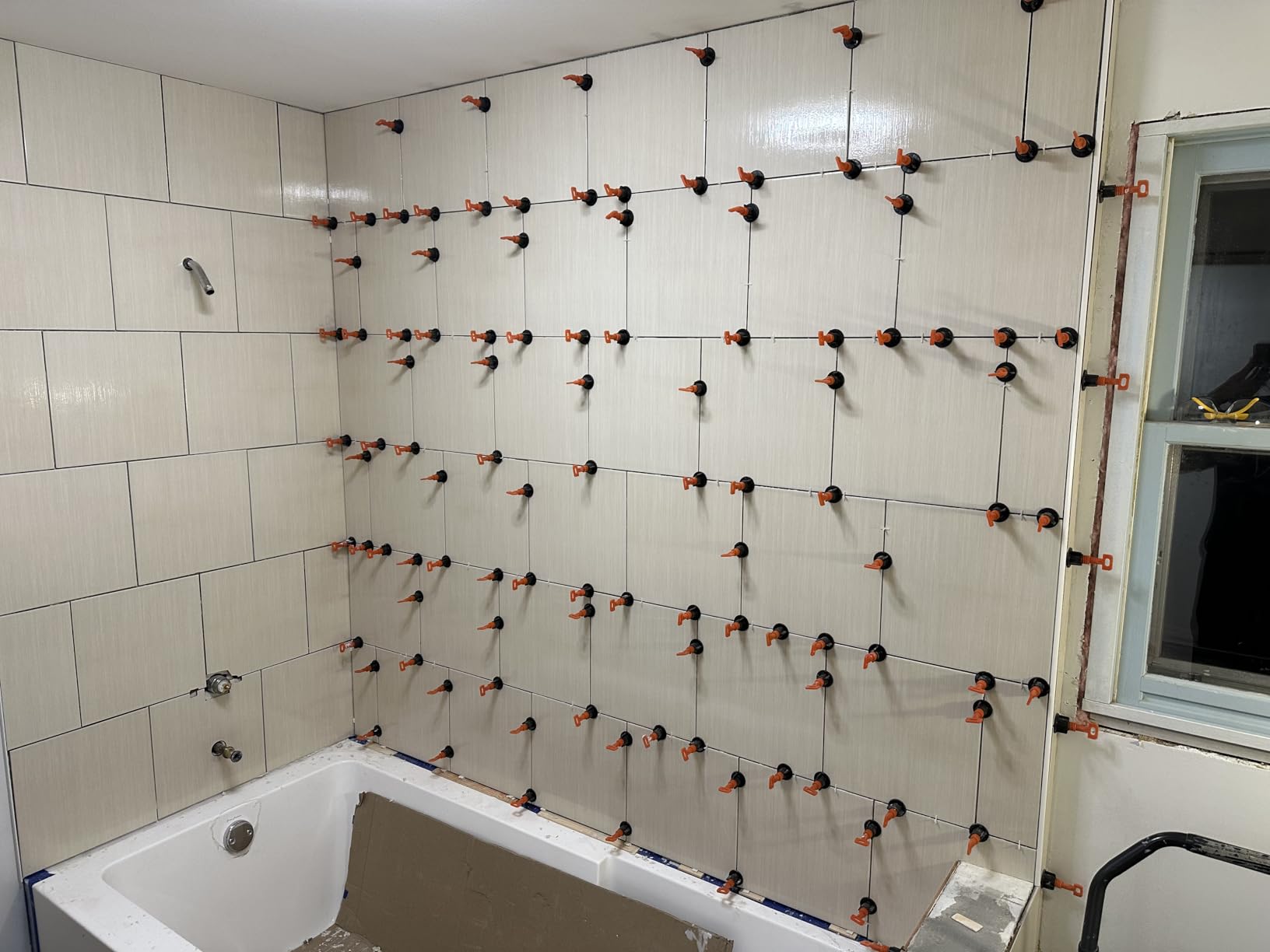 Tile Leveling System Kit with 200pcs Tile Leveler & 4 Special Wrenches & 1000pcs 2mm Tile Spacers customer photo 2