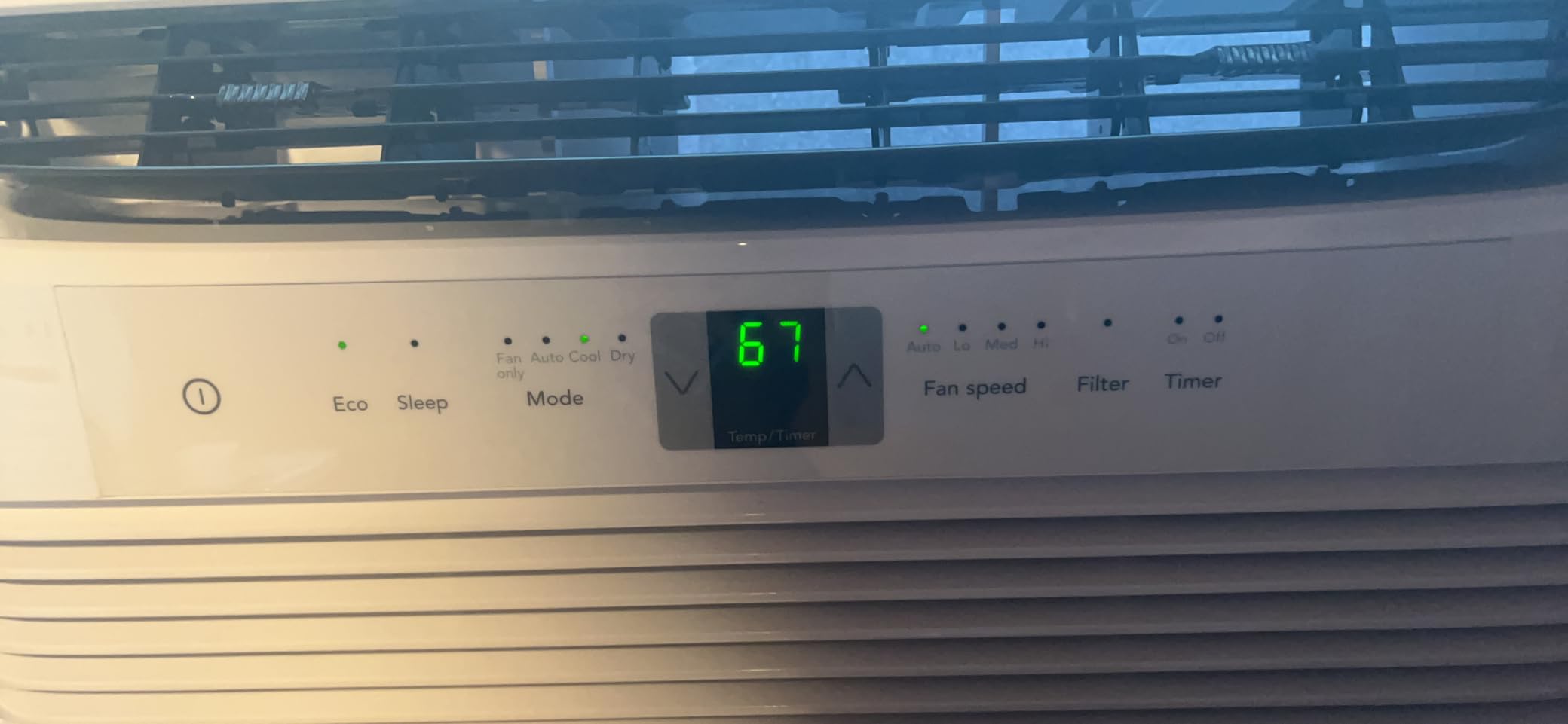 Frigidaire 6,000 BTU Window Air Conditioner with Remote Control, Cools Up to 250 Sq. Ft., Quiet Operation, Eco Mode, 3 Fan Speeds, Auto Restart, White customer photo 2