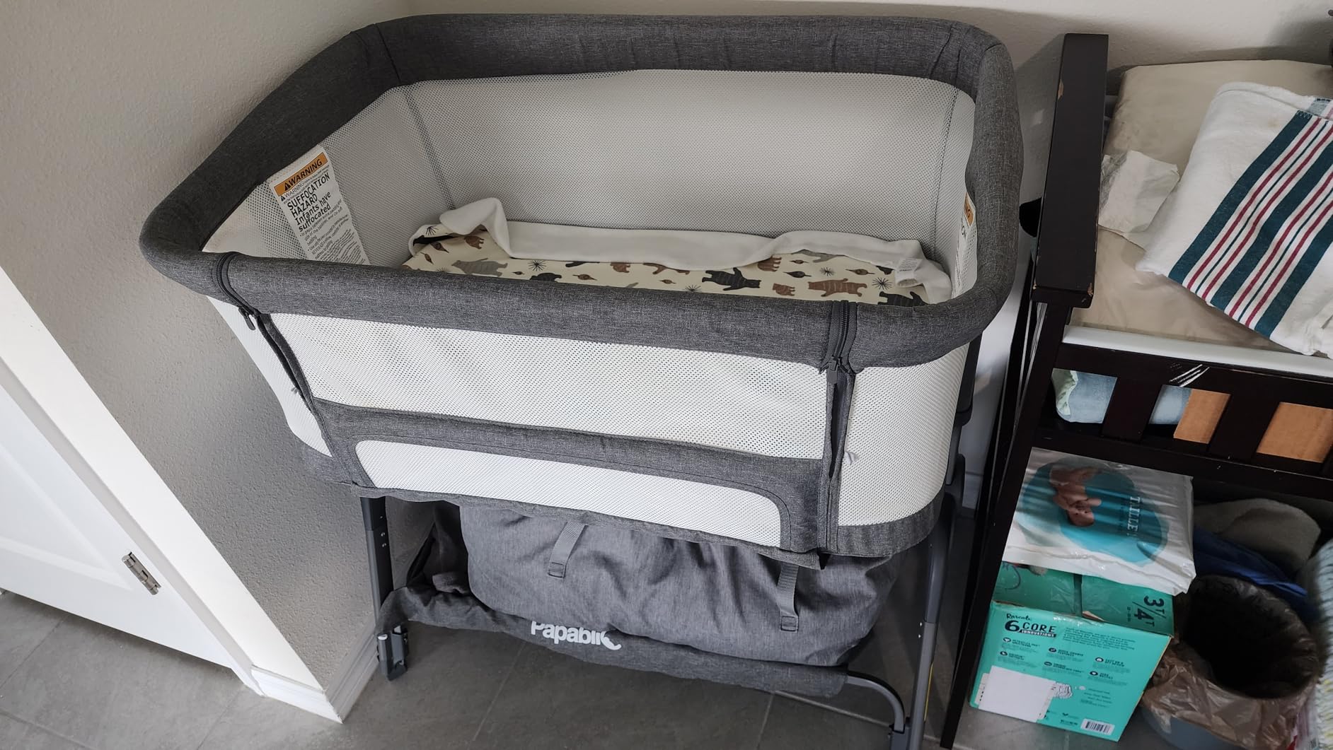 Papablic Baby Bassinet, Bedside Bassinet for Baby with Four-Sided Breathable Mesh & Soft Mattress, Adjustable Bassinet Bedside Sleeper with Storage Basket and Wheels, Easy to Assemble customer photo 1