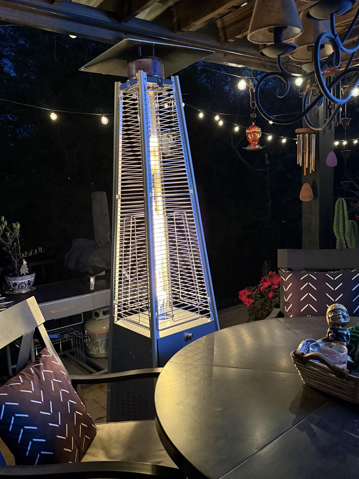 VEVOR 50000BTU Propane Patio Heater for Outdoor Use, Tall Hammered With Round Table Design, Metal Burner and Wheels, Fixed Flame Heater for Party, Backyard, Garden, Bronze customer photo 2