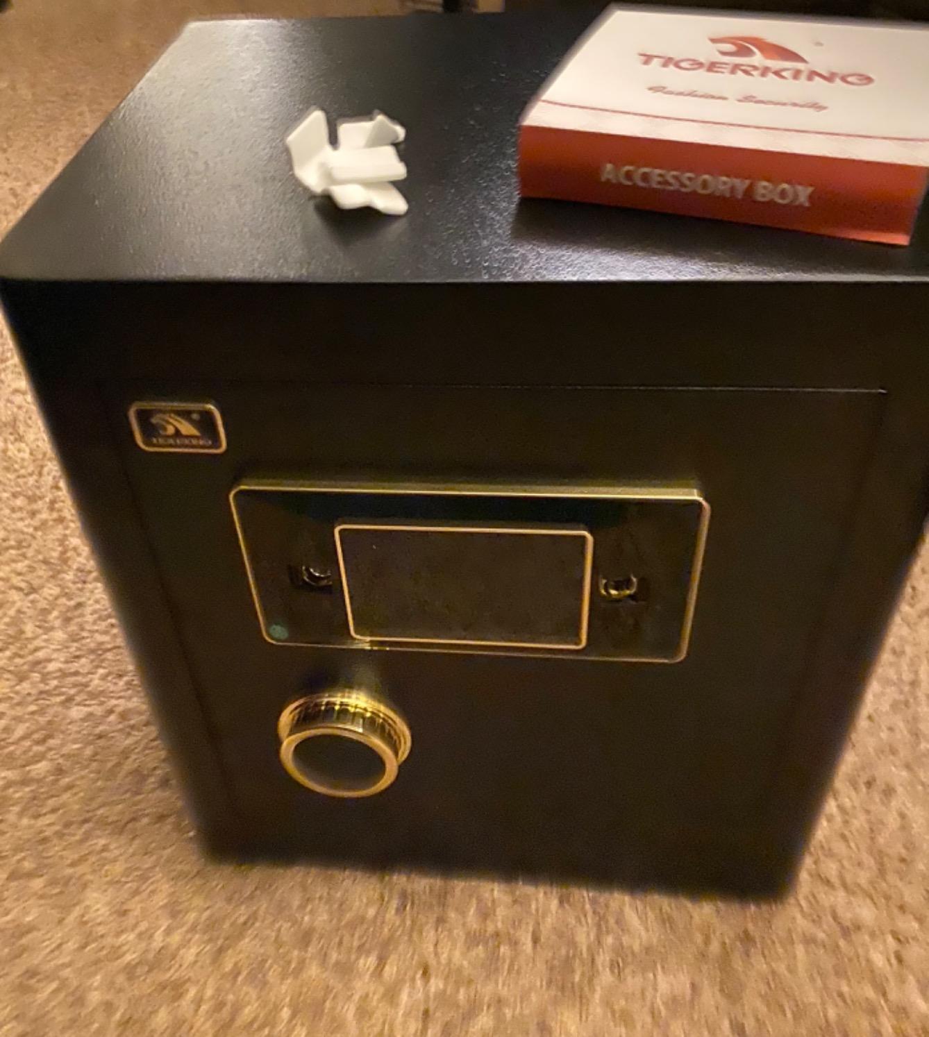 TIGERKING 243 LBS Heavy Duty 6-8 Gun Safe, Large Gun Safes for Home Rifle and Pistol, Gun Cabinets for Rifles and Shotguns with 3 Removable Shelf customer photo 1