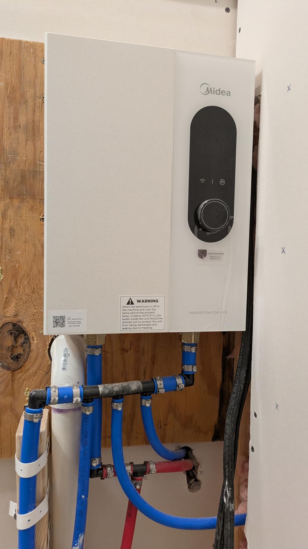 Midea 18KW Electric Tankless Water Heater, Touch Control, Wi-Fi Control, LED Display, Child Mode, 240 Volts with Automatic Power Modulation, On-demand Hot Water, White customer photo 2