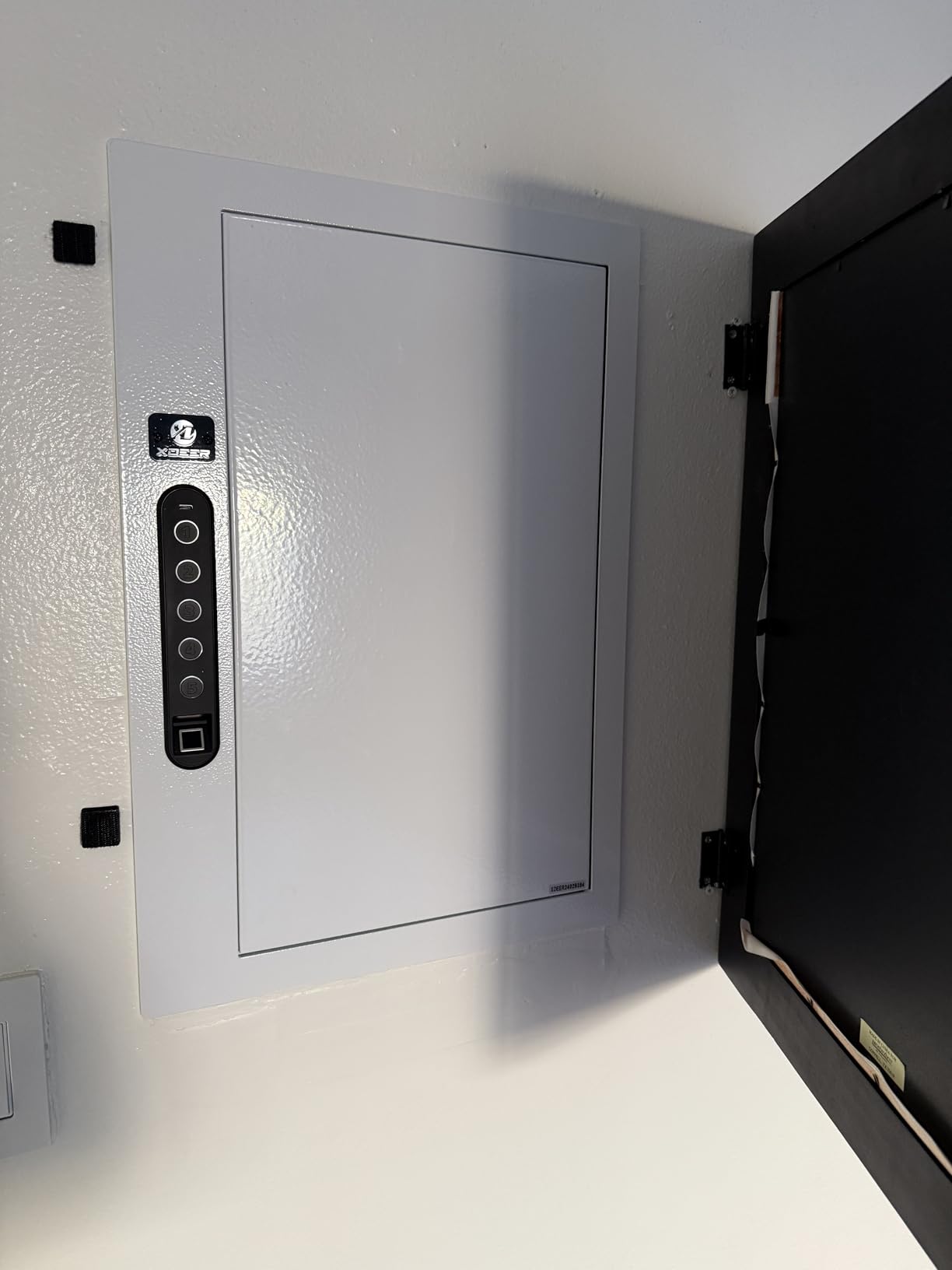 XDeer Quick Access Biometric Wall Safe, Hidden In-Wall Security Safe Between 16