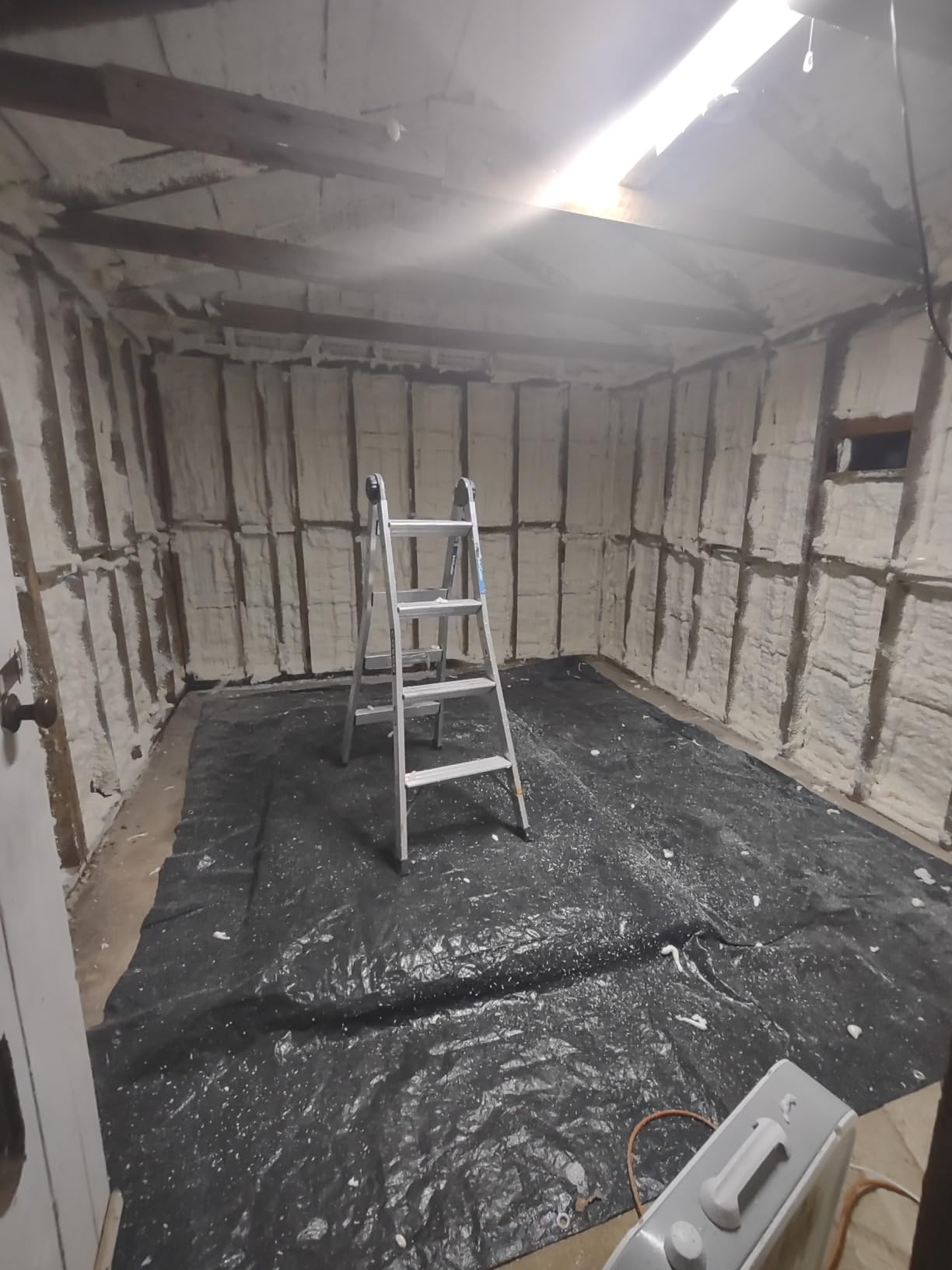 Akfix Thermcoat Fire Rated Spray Foam Insulation Kit 480 sq ft (24x27.1 oz.) - (R-Value 11.32/2 in) Closed Cell Expanding Wide Sealant Thermal Insulation for Walls and Attic - Gun & Cleaner Included customer photo 2