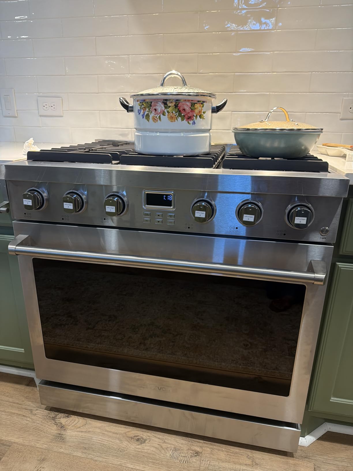 VEVOR Gas Range Oven, 30 Inches Width, Freestanding Stainless Steel Stove and Oven with 5 Sealed Cooktop Burners, Easy Reach Racks, Storage Drawer, 4.8 Cu. Ft. Capacity, for Apartment Home Kitchen customer photo 2