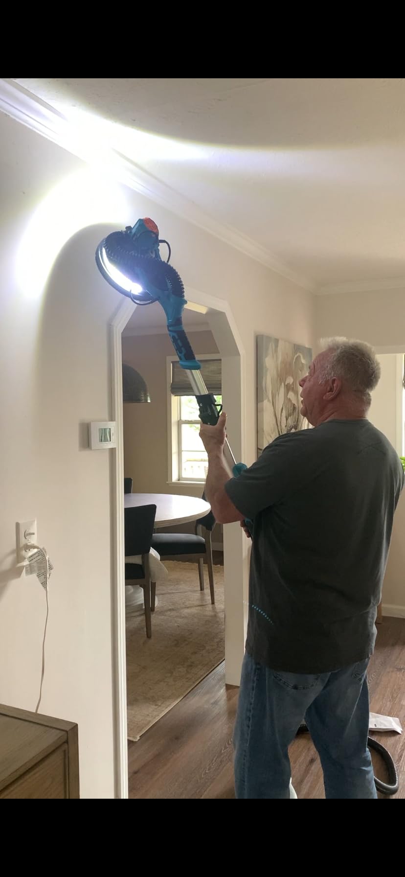 SEESII Cordless Drywall Sander with Vacuum, 900W 1900RPM 2x4.0Ah Battery, Popcorn Ceiling Remover Tool, Brushless Low Noise Variable Speed, Foldable Telescopic, LED, 12 Discs customer photo 1