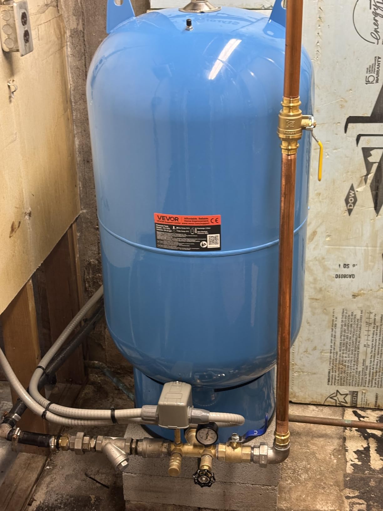 VEVOR 30-Gallon Vertical Well Pressure Tank, Pre-Charged Pressurized Water Tank for Well Pumps customer photo 2