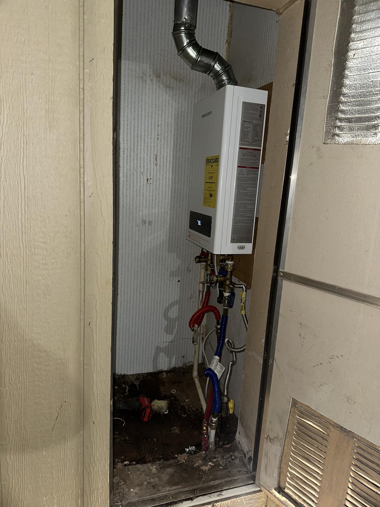 MIZUDO Natural Gas Tankless Water Heater, 199,000 BTU, Indoor Installation, Max 10.3 GPM, WiFi&APP Control, Non Condensing, High Efficiency for Large Families Residential Whole House customer photo 2