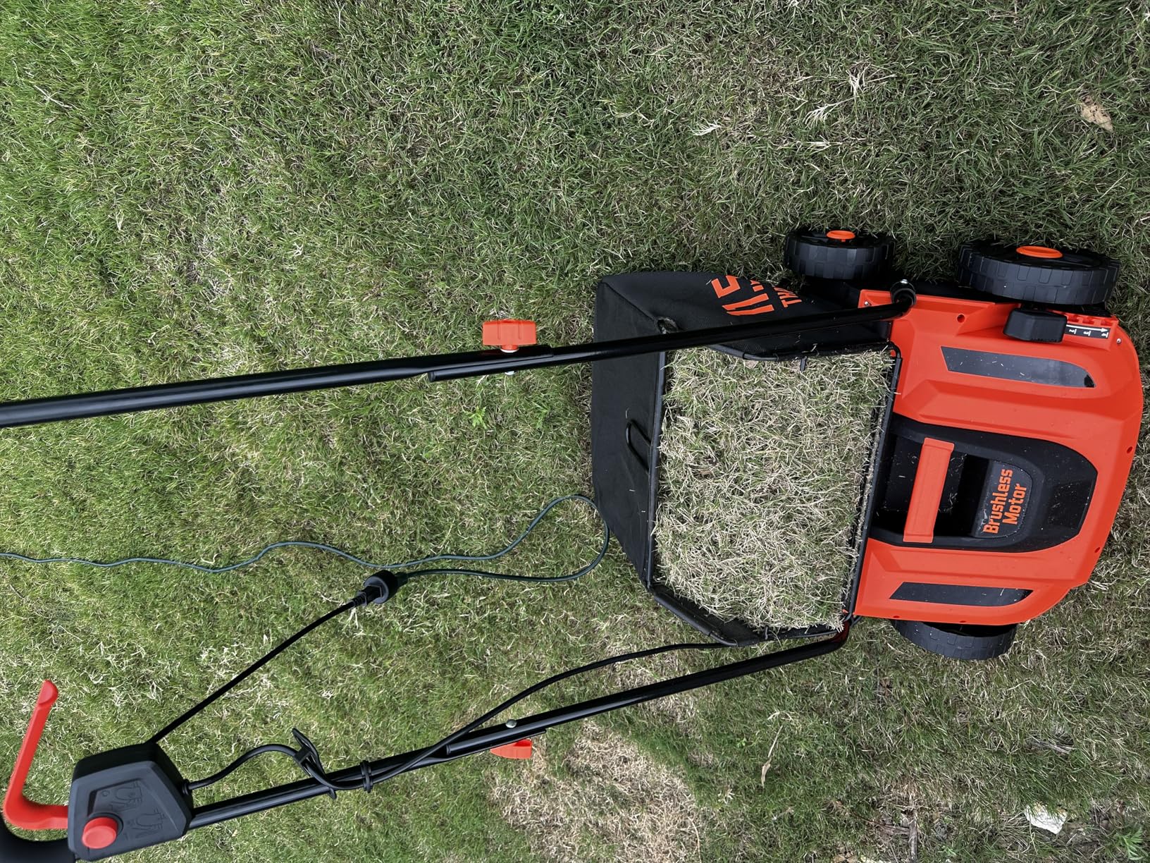 TIECTOWN 14-Inch 13.5 Amp 2-in-1 Electric Dethatcher and Scarifier with 11.5-Gallon Collection Bag, Lawn Dethatcher with 5-Position Depth Adjustment customer photo 1