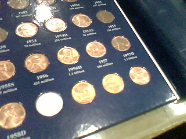 Lincoln Cents 1909-1958 Collector's Folder (Warman's Collector Coin Folders) customer photo 2