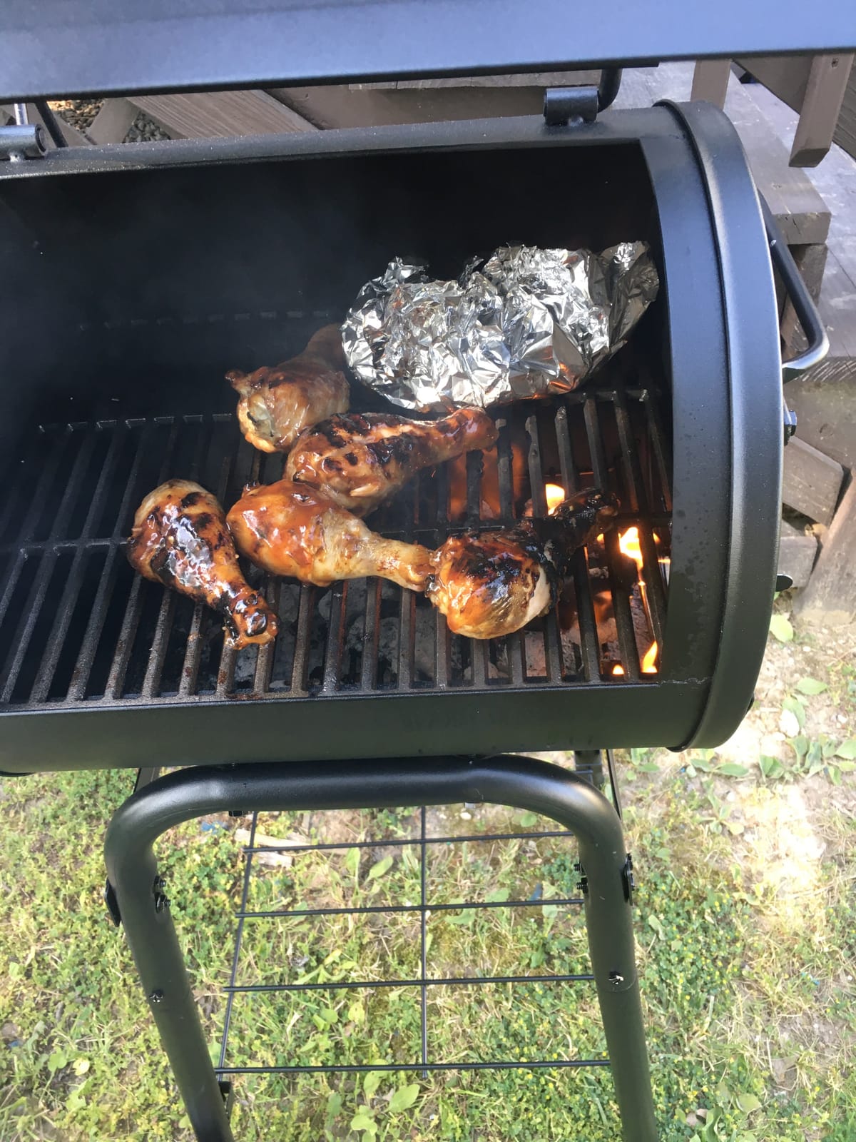Char-Griller Patio Pro Charcoal Grill and Smoker with Cast Iron Grates, Premium Wood Shelf and Damper Control, 250 Cooking Square Inches in Black, Model E1515 customer photo 2