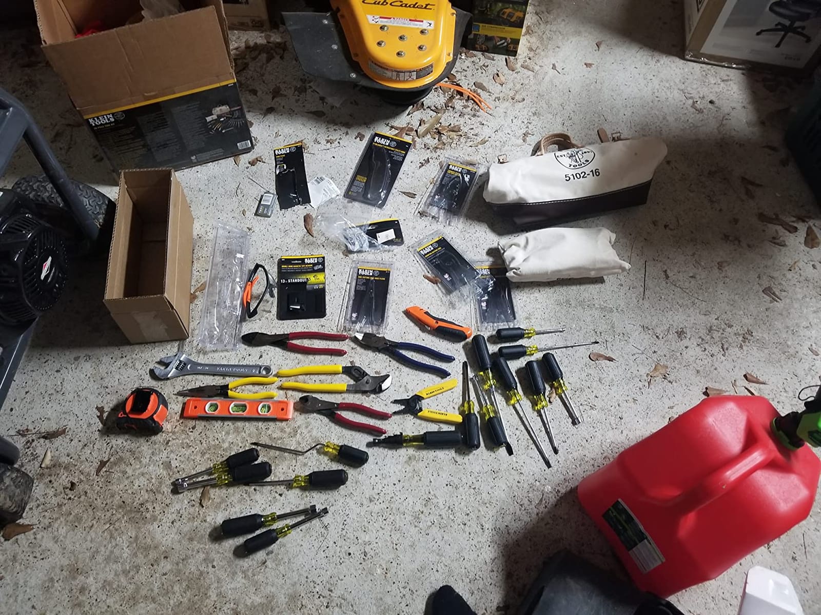 Klein Tools 80028 Hand Tools Kit includes Pliers, Screwdrivers, Nut Drivers, Backpack, and More Jobsite Tools, 28-Piece customer photo 2