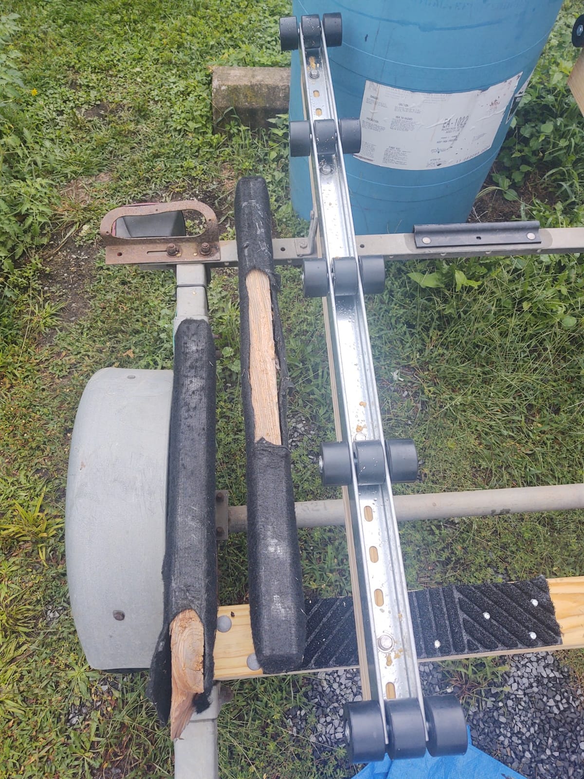 Dutton-Lainson Company - Galvanized Roller Bunk (6387) - 4' Boat Trailer Bunks with 30 Non-Marking Rollers - Heavy-Duty 12-Gauge Galvanized Steel Boat Trailer Parts & Accessories for Marine Use (4ft.) customer photo 2