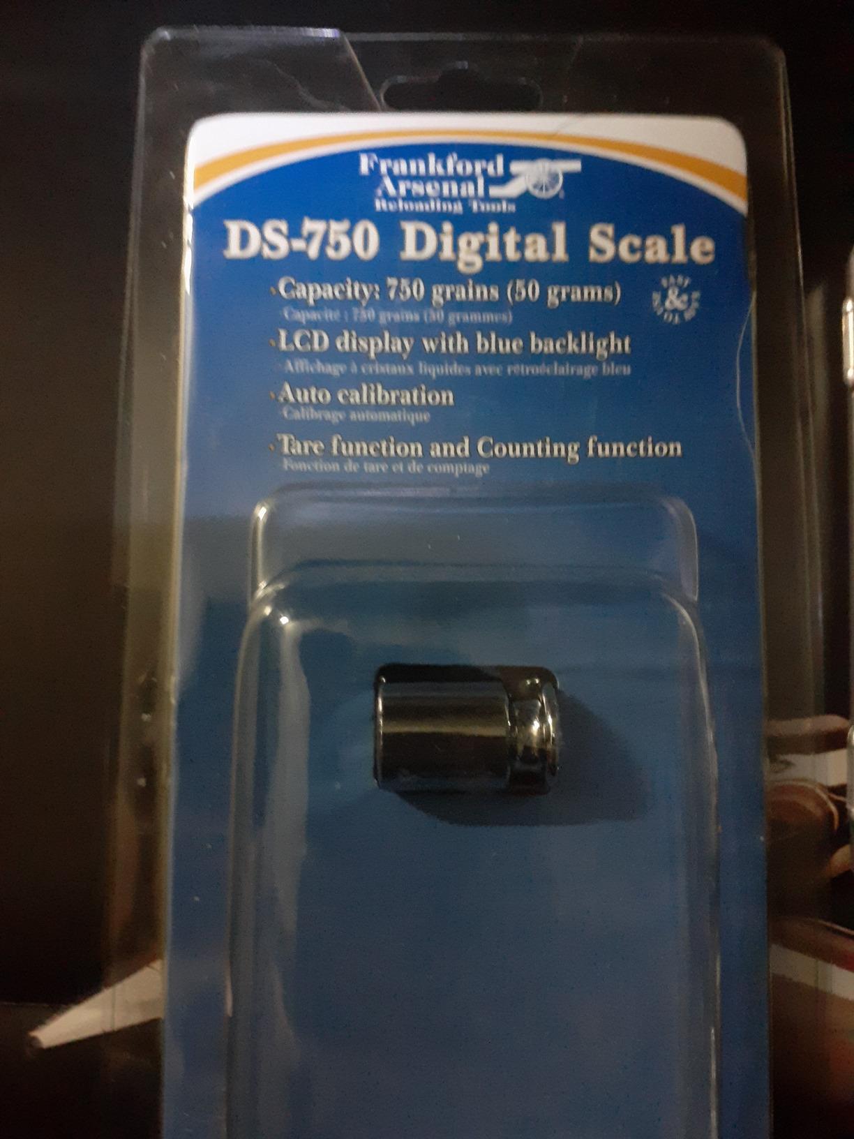 Frankford Arsenal DS-750 Digital Reloading Scale with LCD Display for Reloading, Weighing, Scale customer photo 2