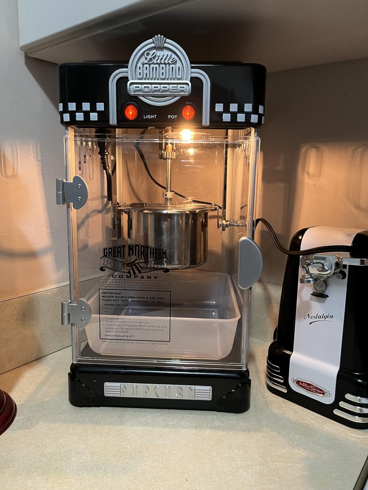 Great Northern Popcorn Company Little Bambino 2-1/2 Ounce Retro Style Popcorn Popper Machine, Red customer photo 2