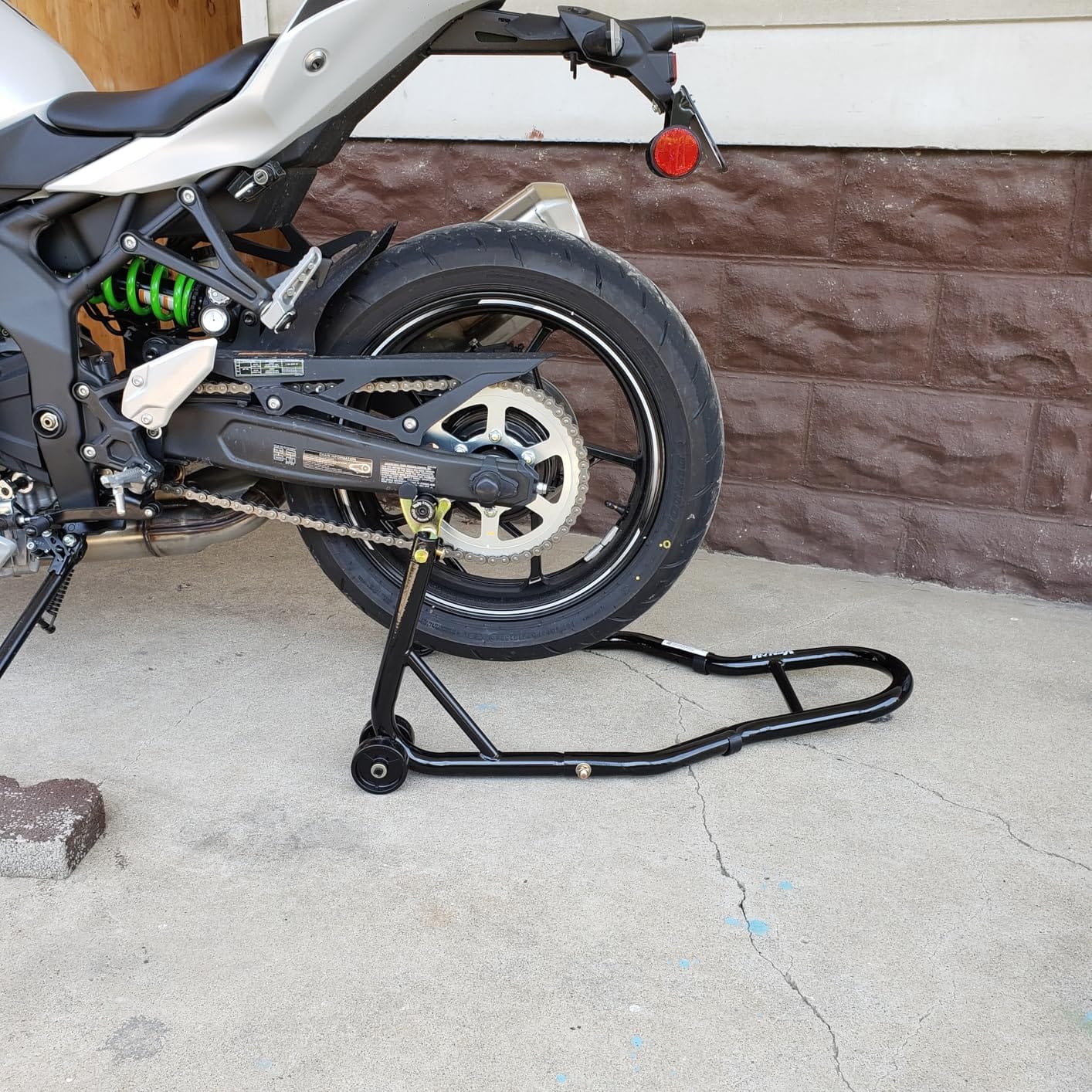 Venom Motorcycle Stand Lift, Front & Rear Combo, Universal Paddock Lift Stand, Front Wheel Fork Stand Rear Wheel Swingarm Spool Stand, Compatible With Most Yamaha Honda Kawasaki Suzuki BMW Motorcycles customer photo 2