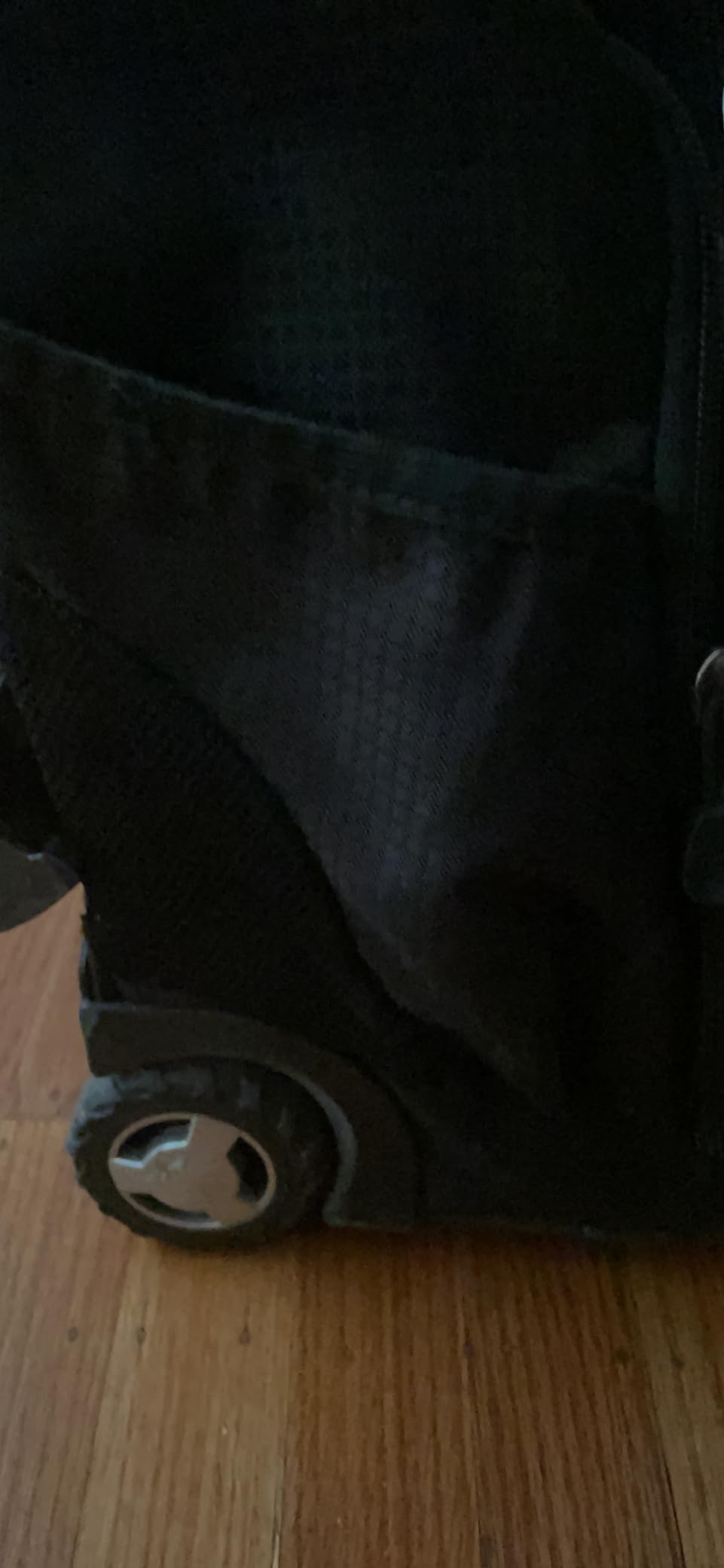 High Sierra Freewheel Wheeled Laptop Backpack, Black, 20.5 x 13.5 x 8-Inch customer photo 1