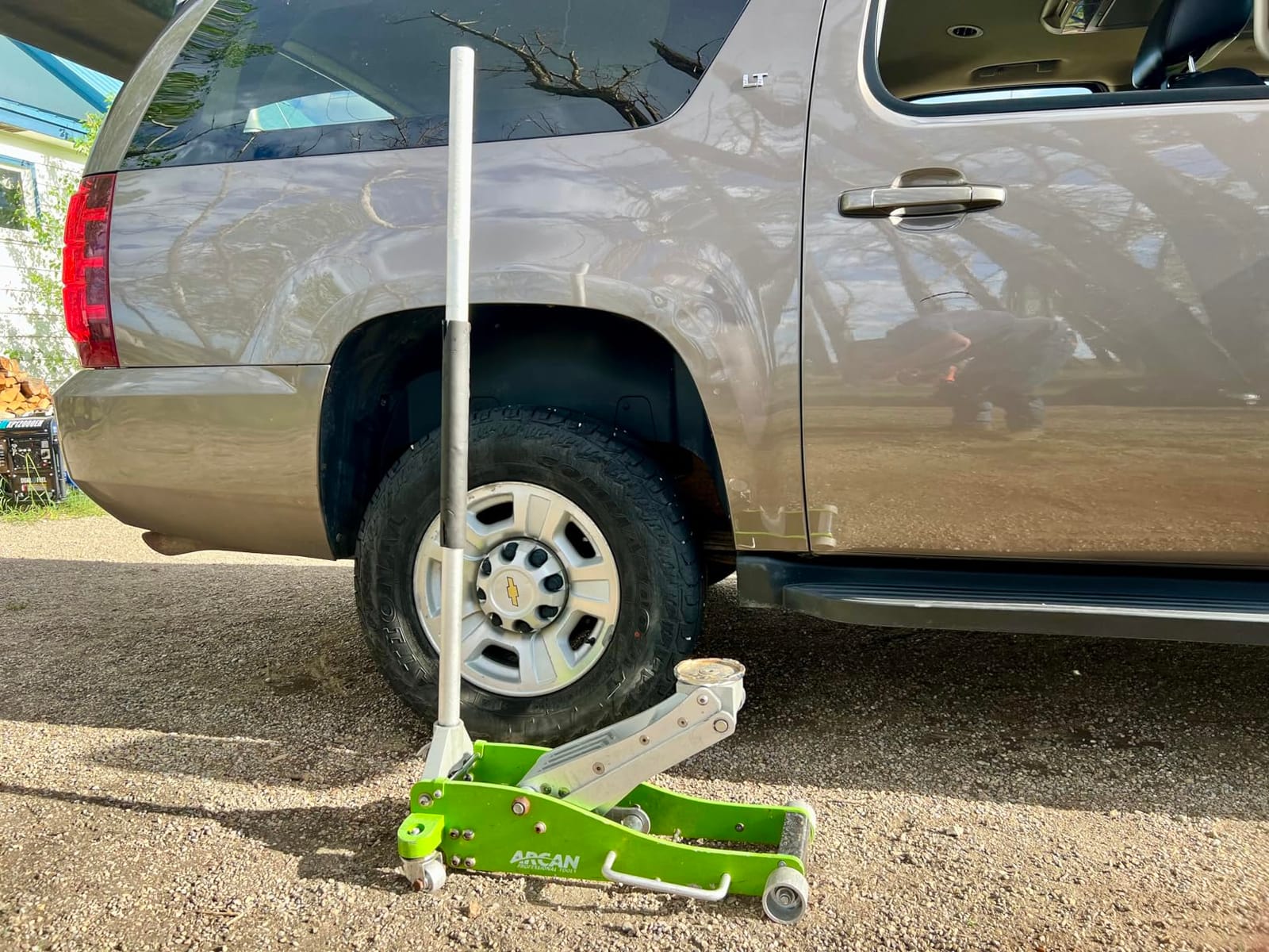 ARCAN 3-Ton Aluminum Low Profile Floor Jack, Model A20019 customer photo 2