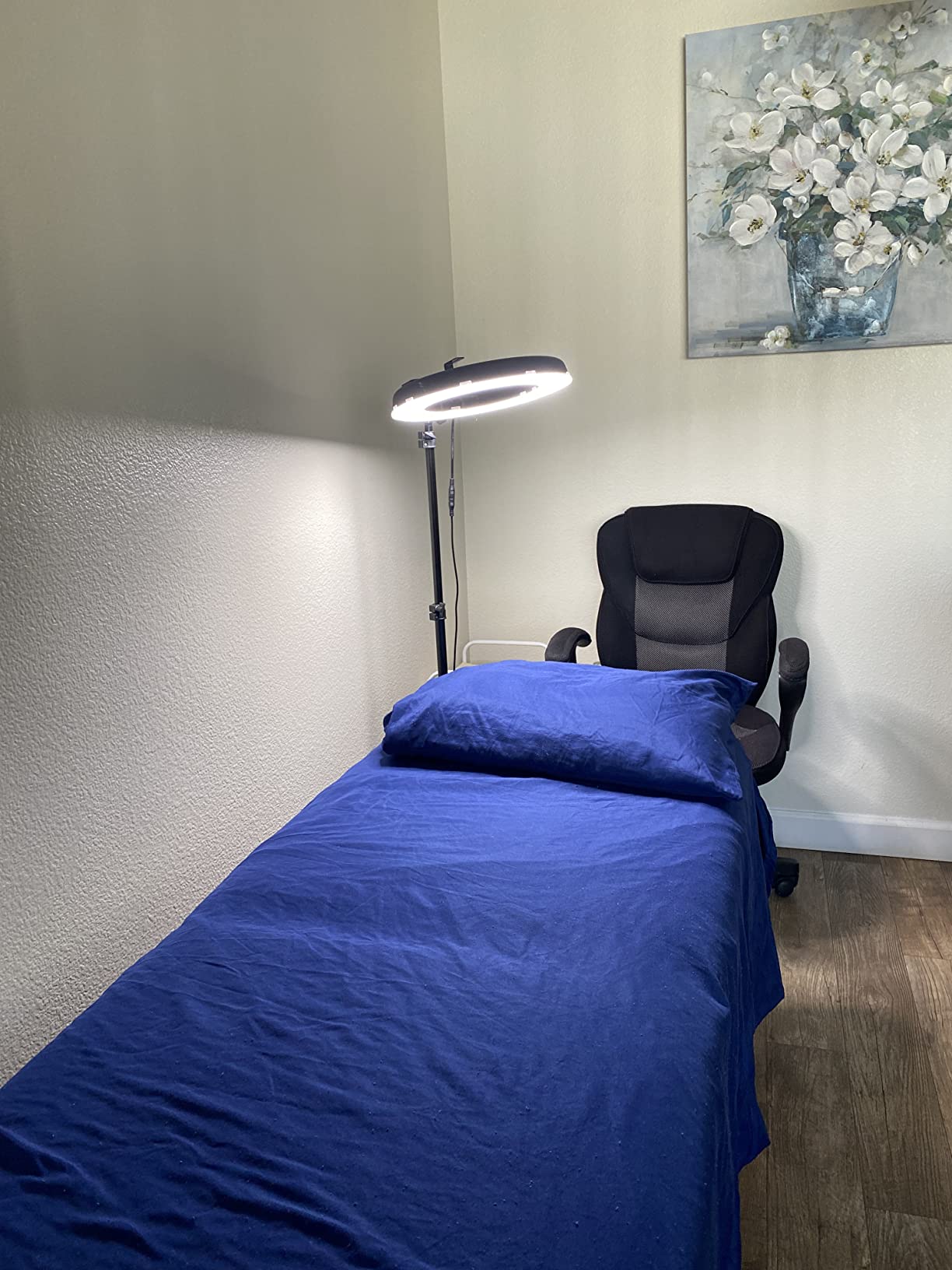 Sierra Comfort Basic Portable Massage Table, Black customer photo 1