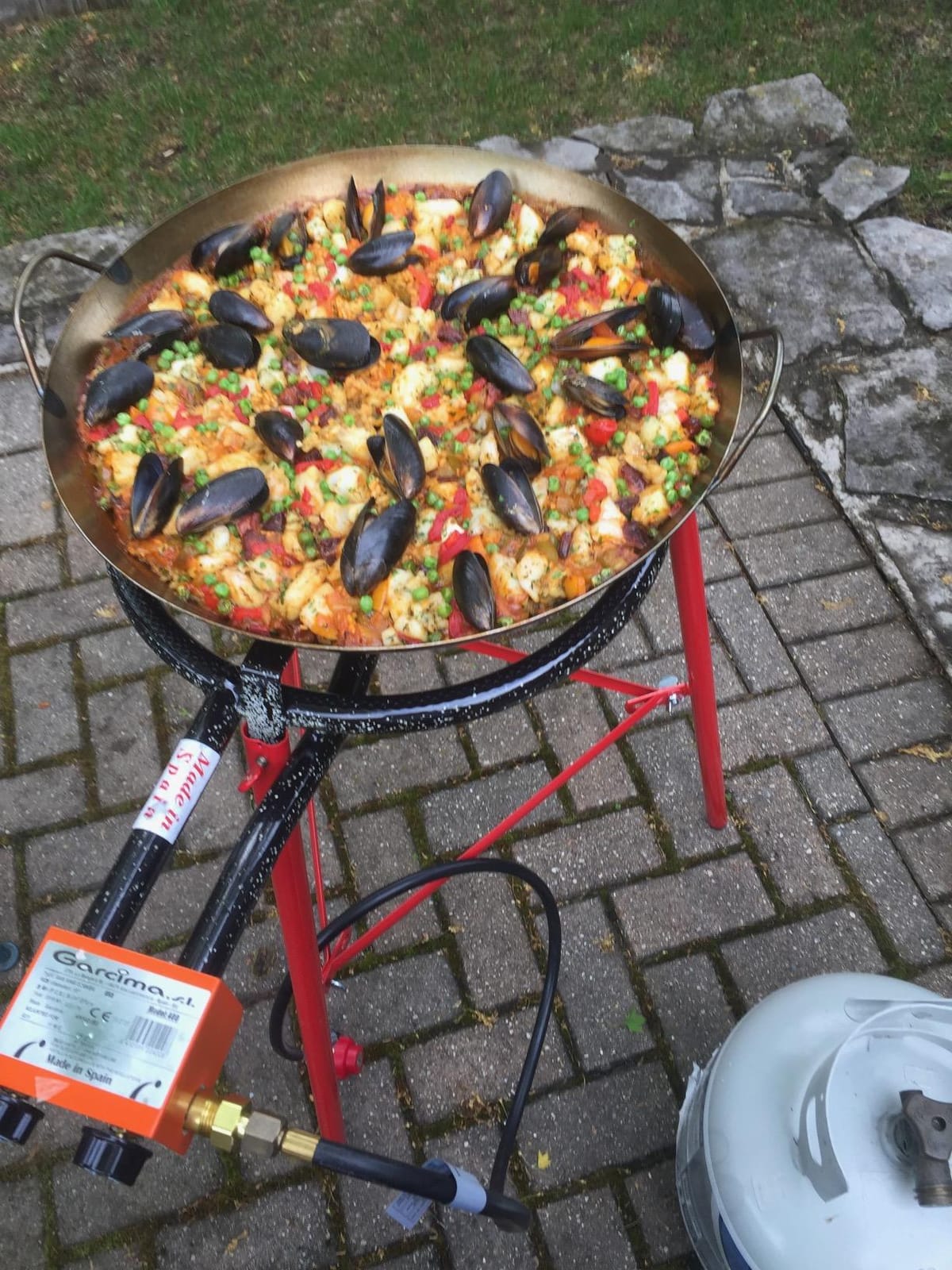 Matfer Bourgeat Black Carbon Steel Paella Pan, 17 1/2