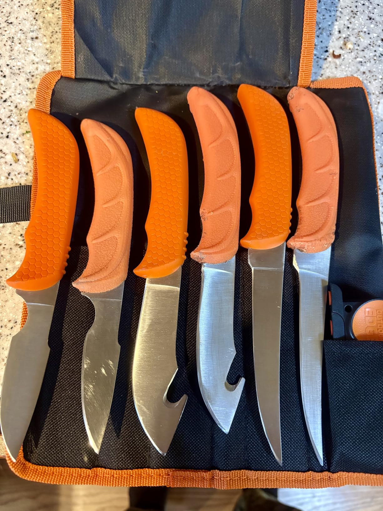 OUTDOOR EDGE WildPak, 8-Piece Field to Freezer Hunting & Game Processing Knife Set with Caping Knife, Gut-Hook Skinner, Boning/Fillet Knife, Wood/Bone Saw, Spreader, Gloves, and Hard-Side Carry Case customer photo 2