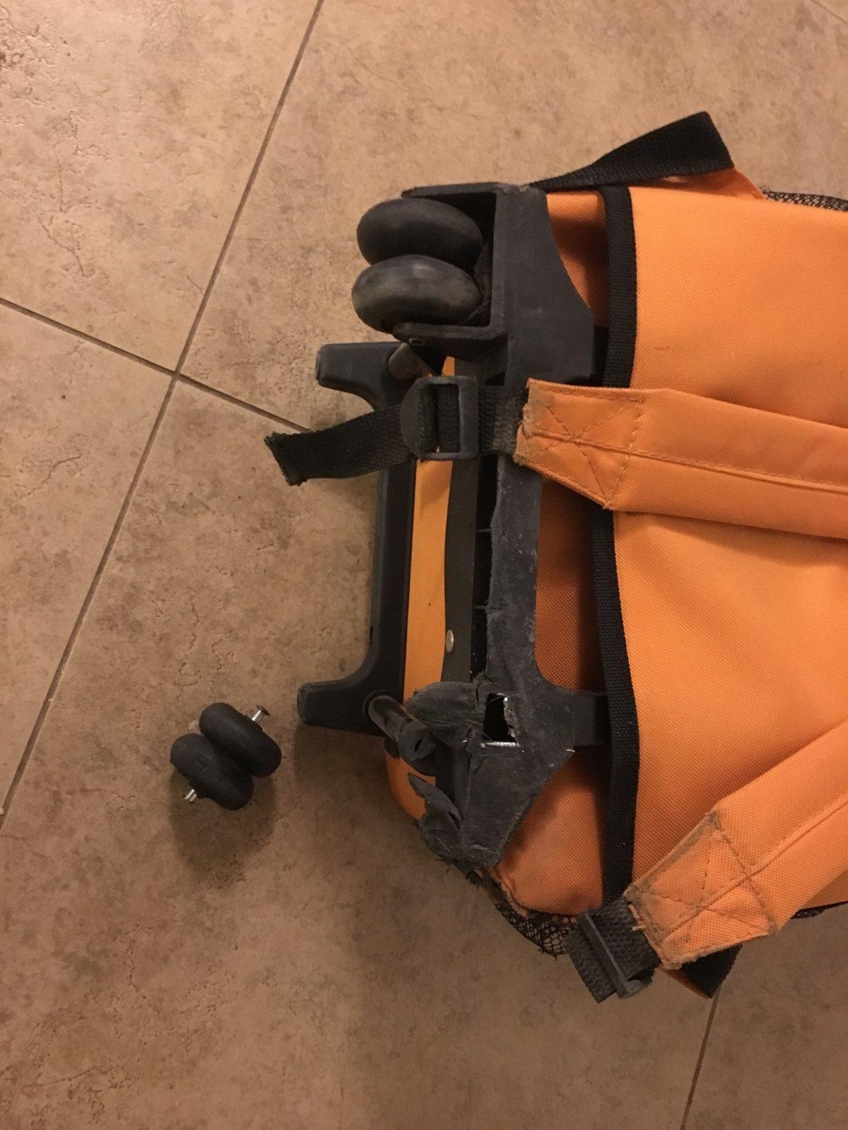 Rockland Double Handle 17