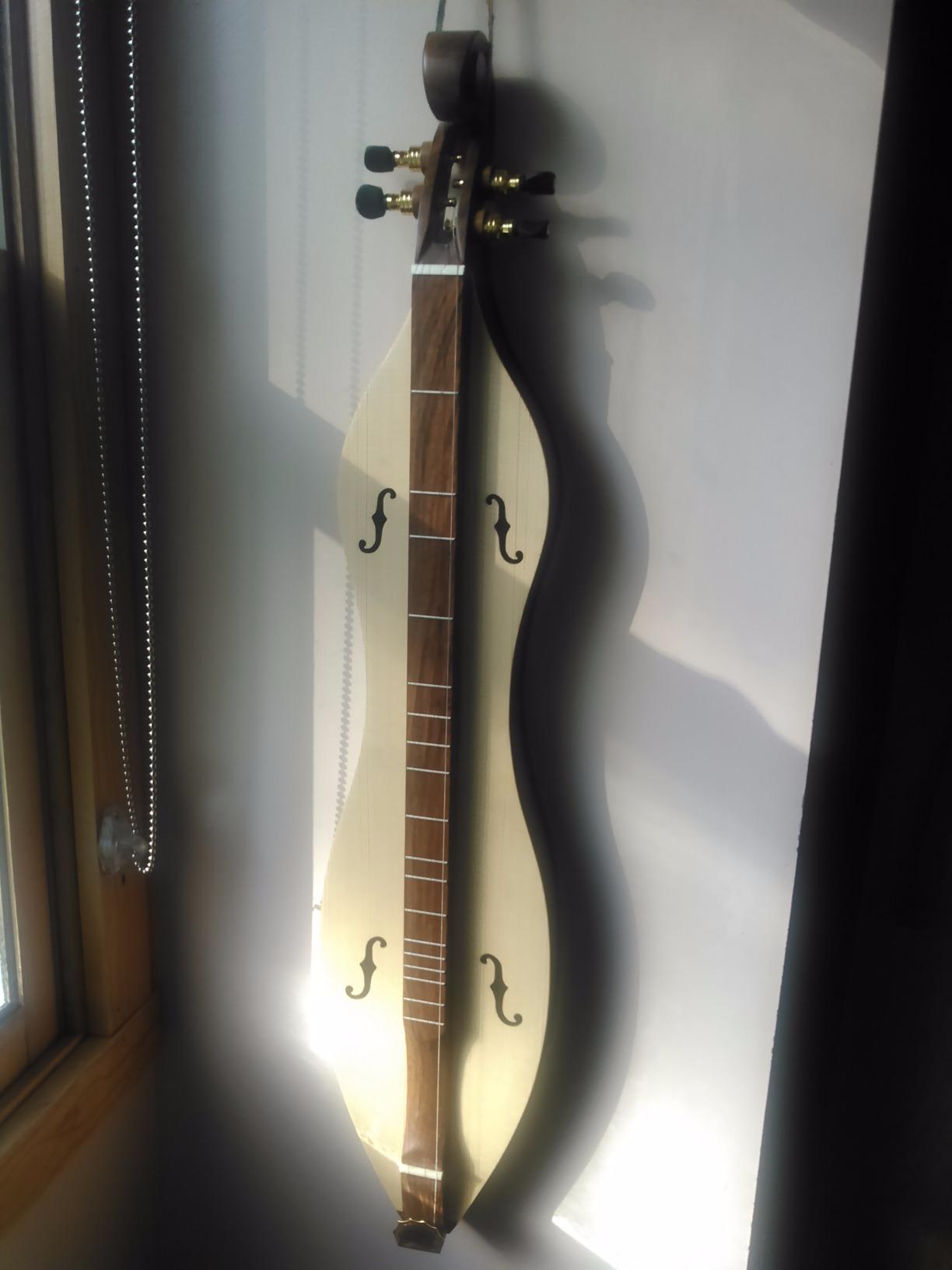 Emma Mountain Dulcimer 4-String Vaulted Fretboard Spruce F-Holes customer photo 1