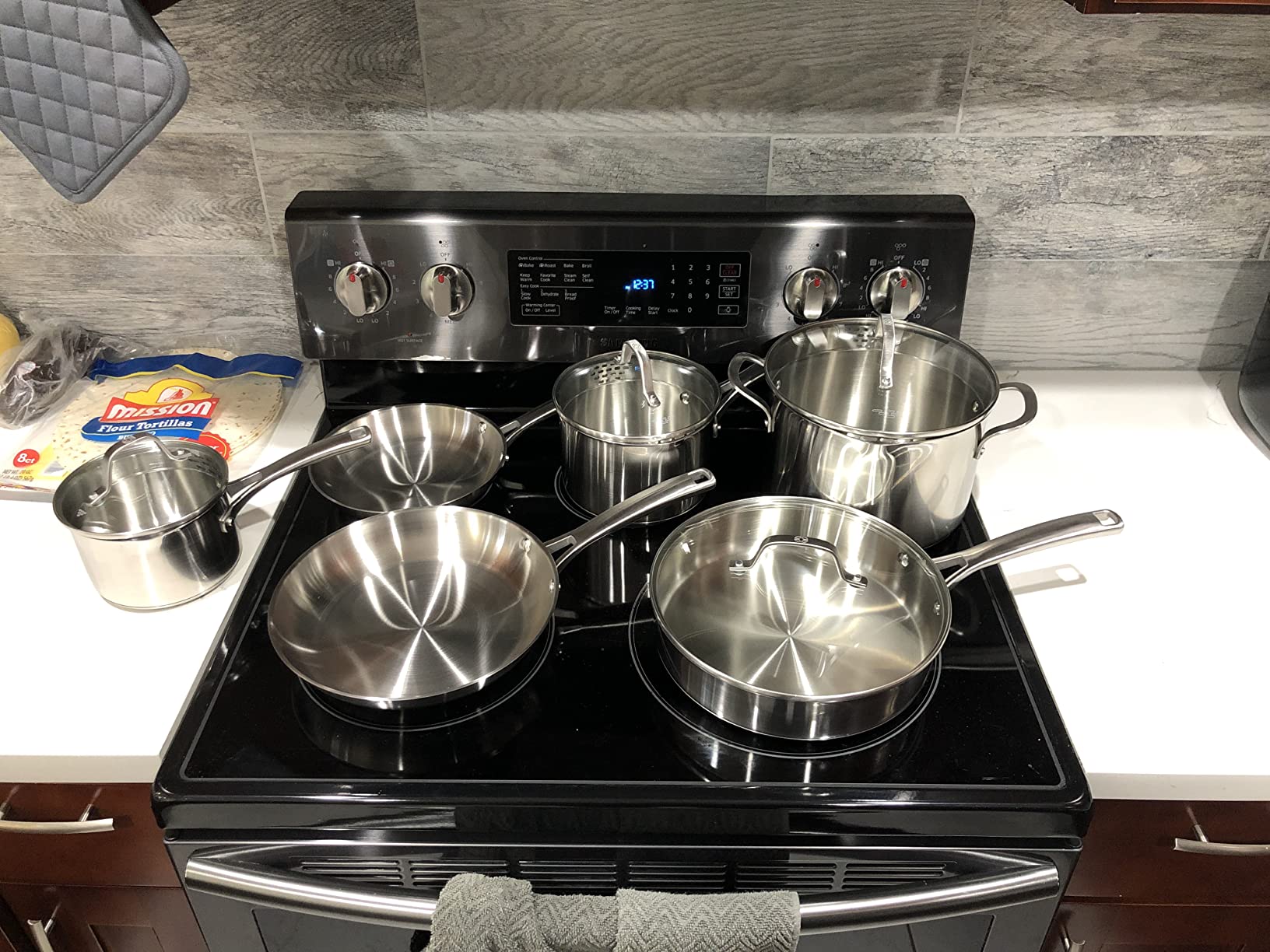Calphalon Classic Stainless Steel Cookware Set, 10-Piece, Impact-Bonded Aluminum Base, Stay-Cool Handles, Oven Safe 450F, Silver customer photo 2
