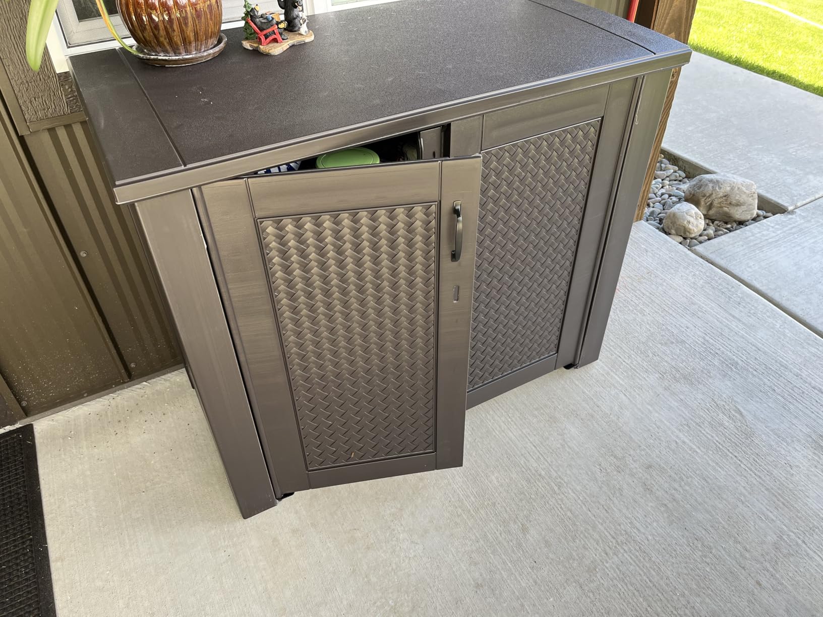 Rubbermaid Decorative Outdoor Storage Cabinet (123 Gal), Weather Resistant, Brown, Organization for Home/Backyard/Pool Chemicals/Toys/Garden Tools/Porch/Patio Cushions customer photo 1