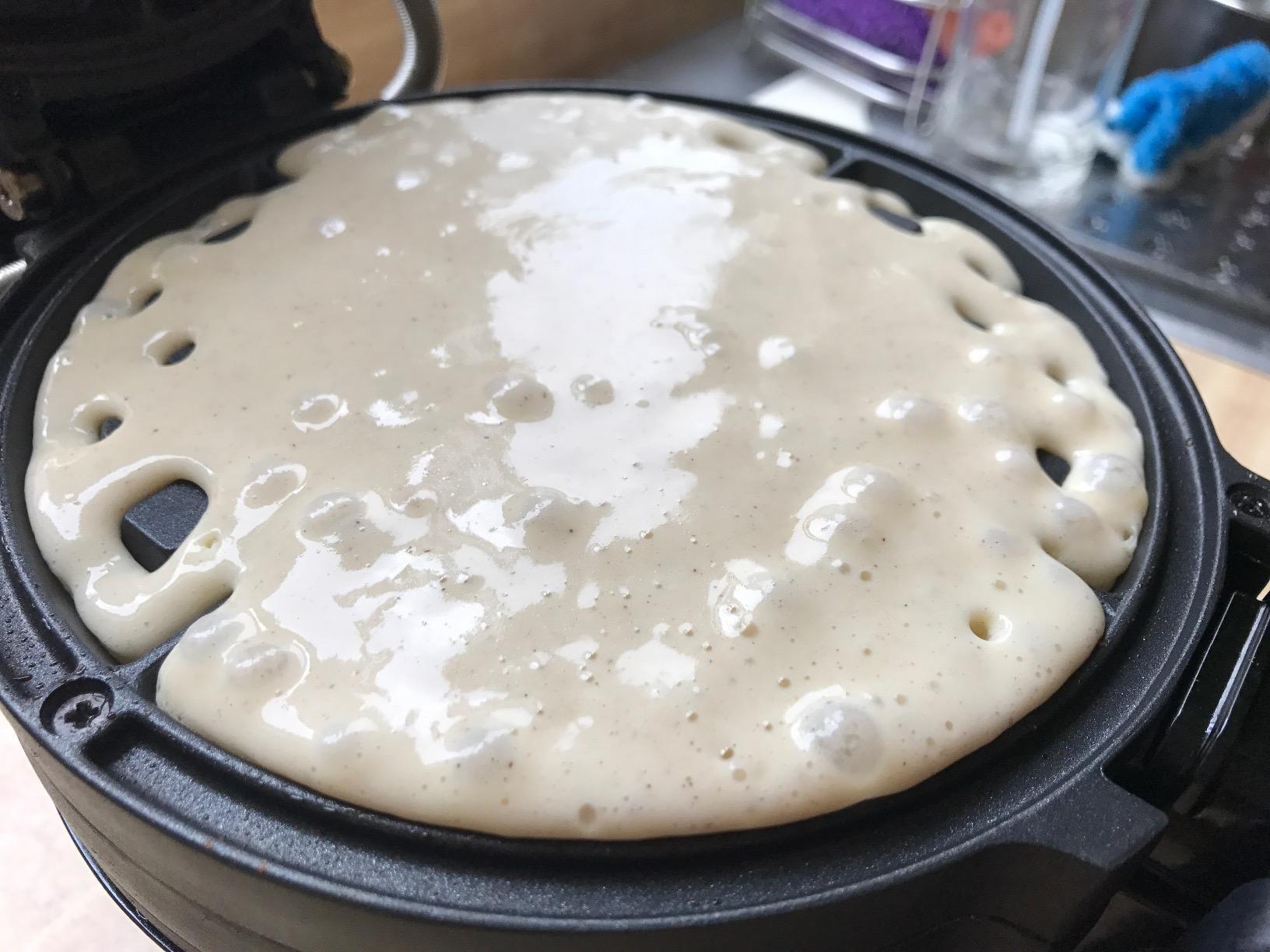 BLACK+DECKER Rotating Waffle Maker, WMD200B customer photo 1