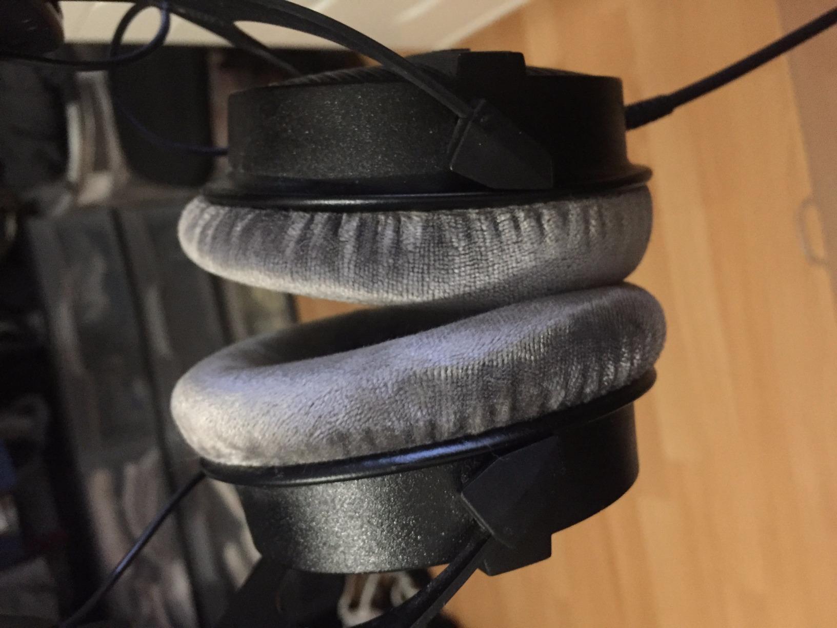 beyerdynamic DT 990 PRO Studio Headphones (250 Ohm, Black) | Open Back, Over Ear, Wired Professional Mixing, Music Production, Editing, Audiophile, Black Velour Ear Pads customer photo 1