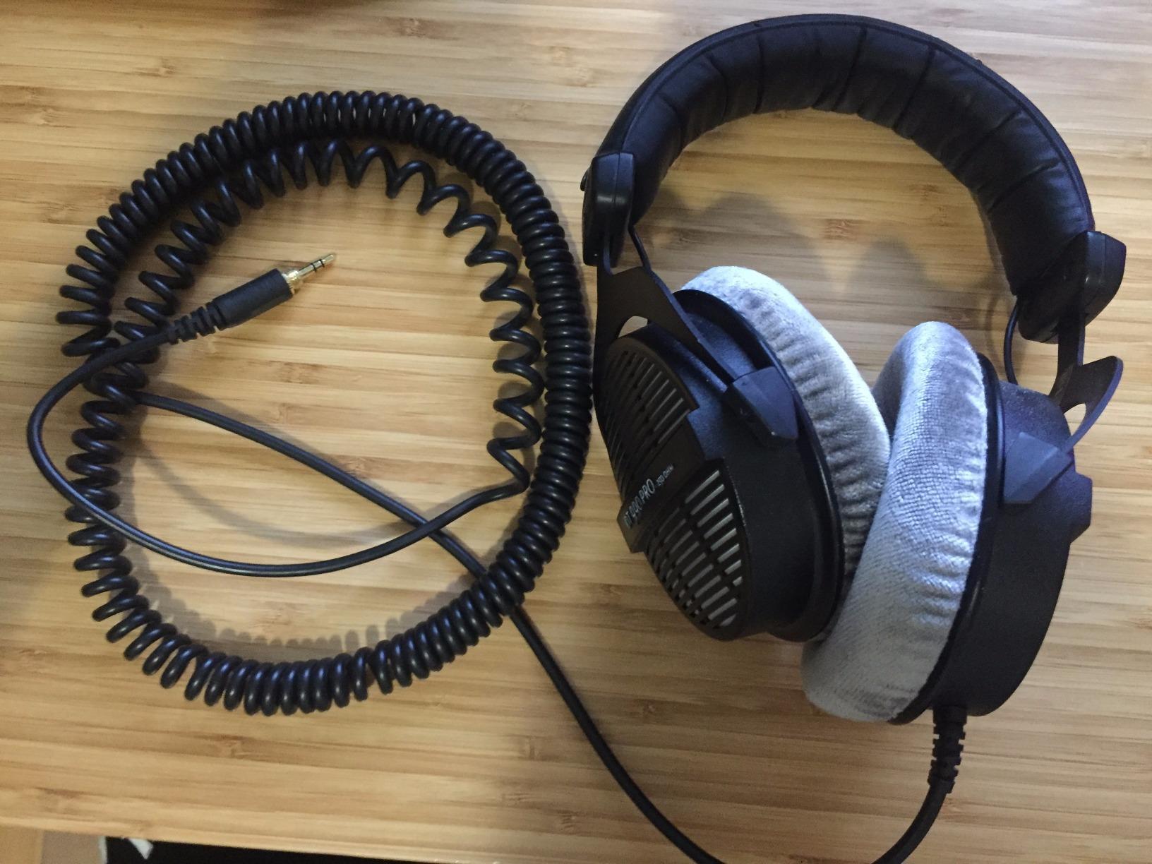 beyerdynamic DT 990 PRO Studio Headphones (250 Ohm, Black) | Open Back, Over Ear, Wired Professional Mixing, Music Production, Editing, Audiophile, Black Velour Ear Pads customer photo 2