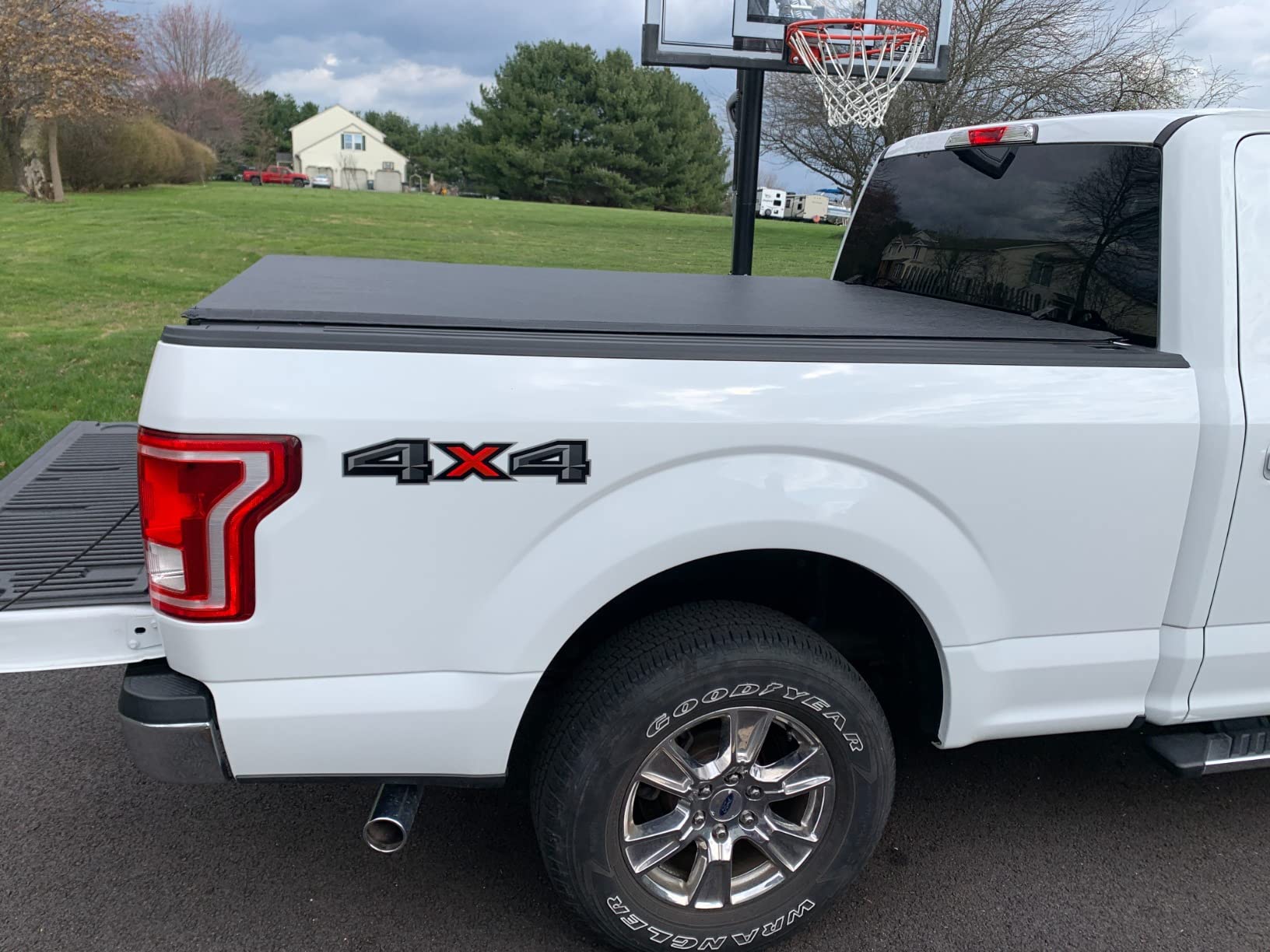 Gator Soft Roll-Up Truck Bed Tonneau Cover w/ Gear Straps, Heavy-Duty Truck Bed Protection | 139773 | Fits 2015-2020 Ford F-150 (incl. Raptor) 5' 7